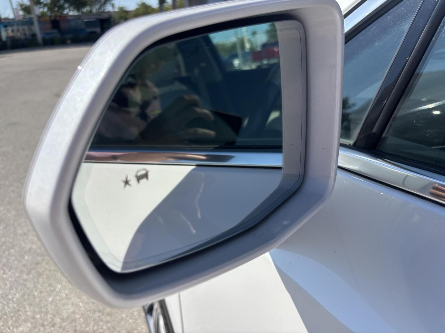 2019 WHITE /TAN LEATHER Cadillac XT4 Premium Luxury (1GYFZCR49KF) with an 2.0L L4 DOHC 16V engine, 9A transmission, located at 11170 Summerlin Square Dr., Fort Myers Beach, FL, 33931, (239) 999-7777, 26.493546, -81.941628 - Photo#34