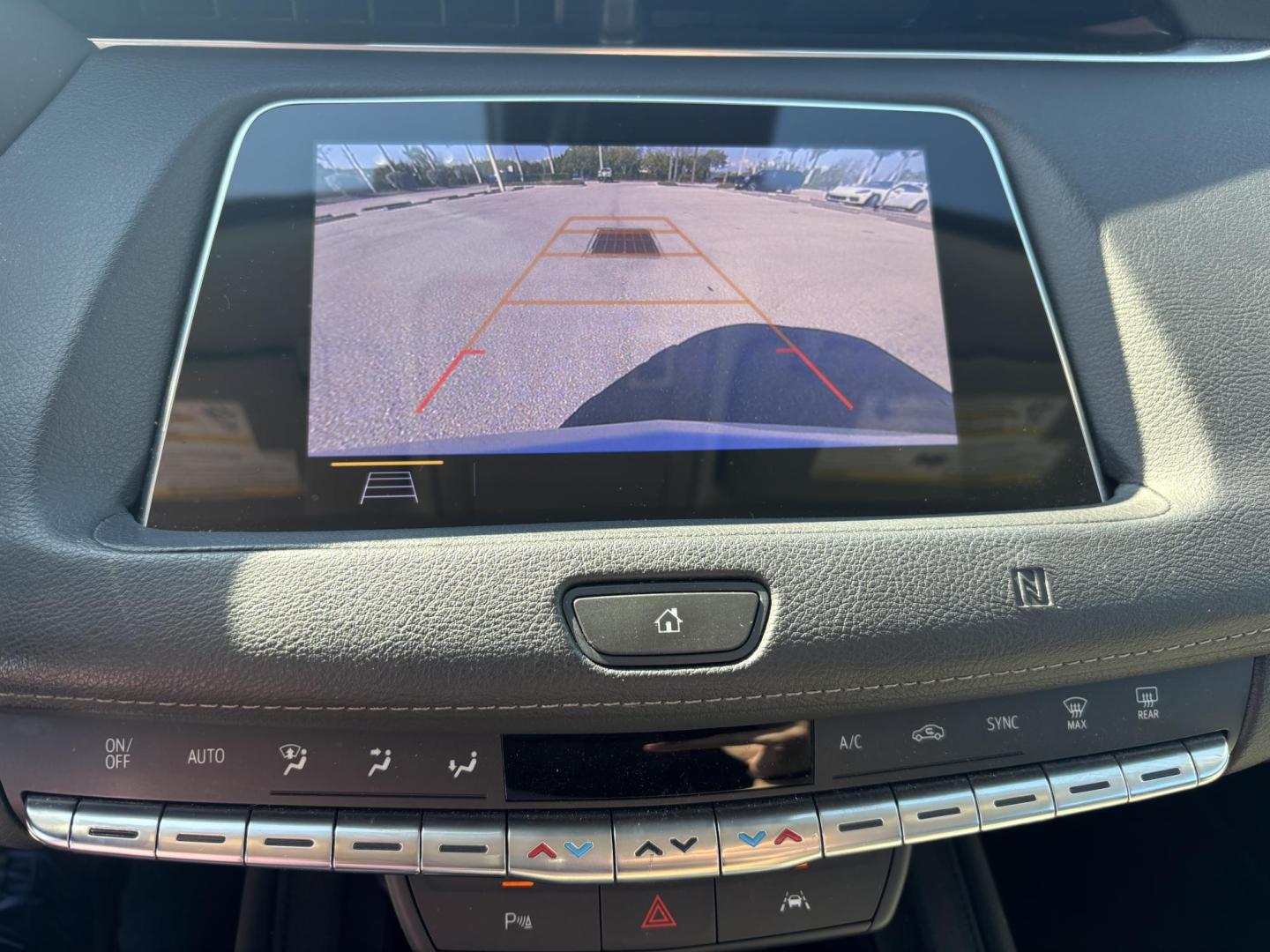 2019 WHITE /TAN LEATHER Cadillac XT4 Premium Luxury (1GYFZCR49KF) with an 2.0L L4 DOHC 16V engine, 9A transmission, located at 11170 Summerlin Square Dr., Fort Myers Beach, FL, 33931, (239) 999-7777, 26.493546, -81.941628 - Photo#16