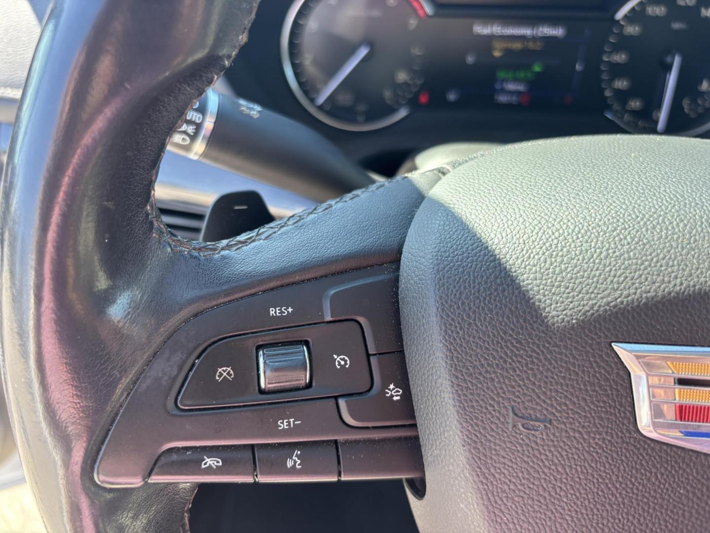 2019 WHITE /TAN LEATHER Cadillac XT4 Premium Luxury (1GYFZCR49KF) with an 2.0L L4 DOHC 16V engine, 9A transmission, located at 11170 Summerlin Square Dr., Fort Myers Beach, FL, 33931, (239) 999-7777, 26.493546, -81.941628 - Photo#32