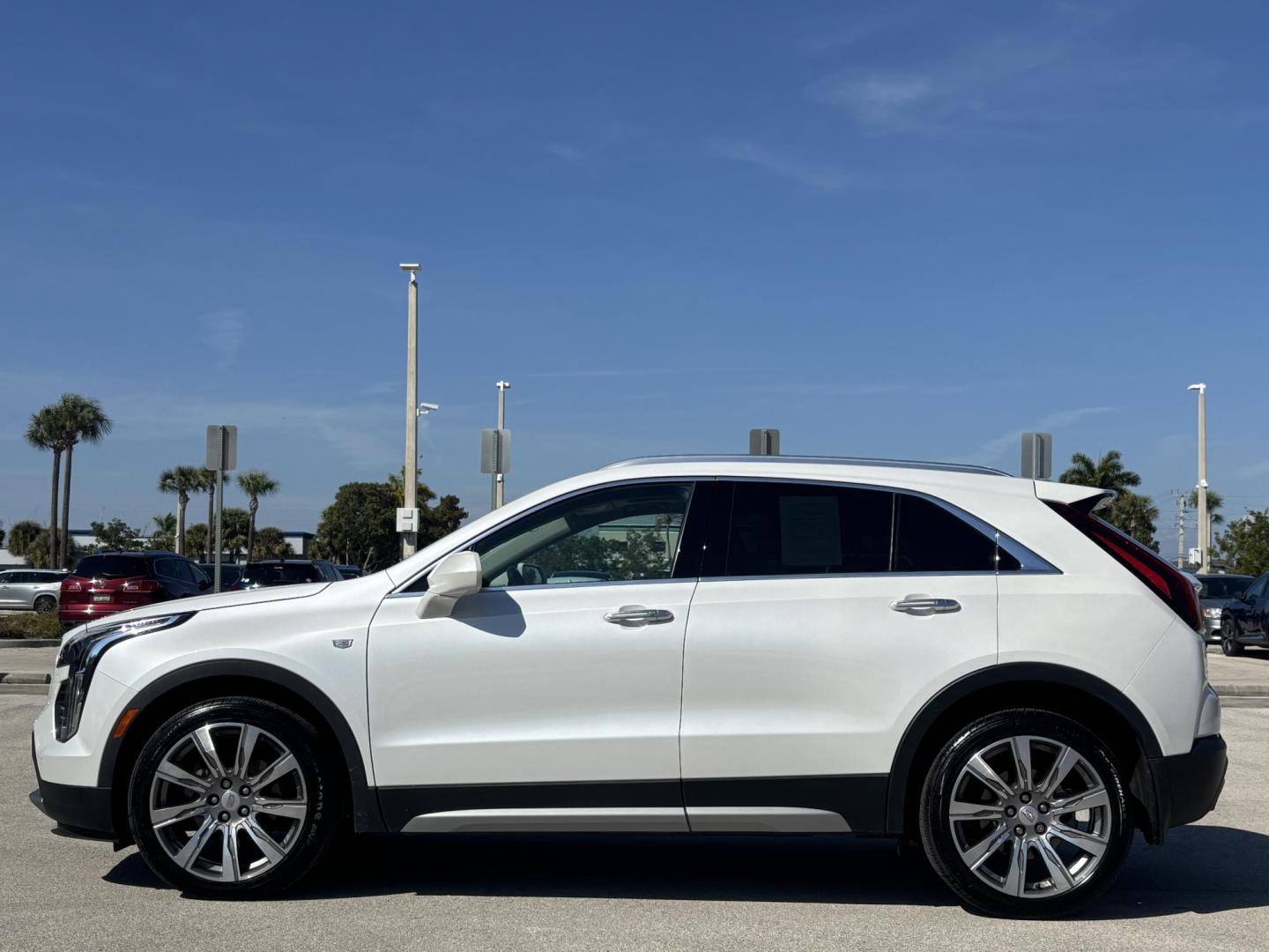 2019 WHITE /TAN LEATHER Cadillac XT4 Premium Luxury (1GYFZCR49KF) with an 2.0L L4 DOHC 16V engine, 9A transmission, located at 11170 Summerlin Square Dr., Fort Myers Beach, FL, 33931, (239) 999-7777, 26.493546, -81.941628 - Photo#8