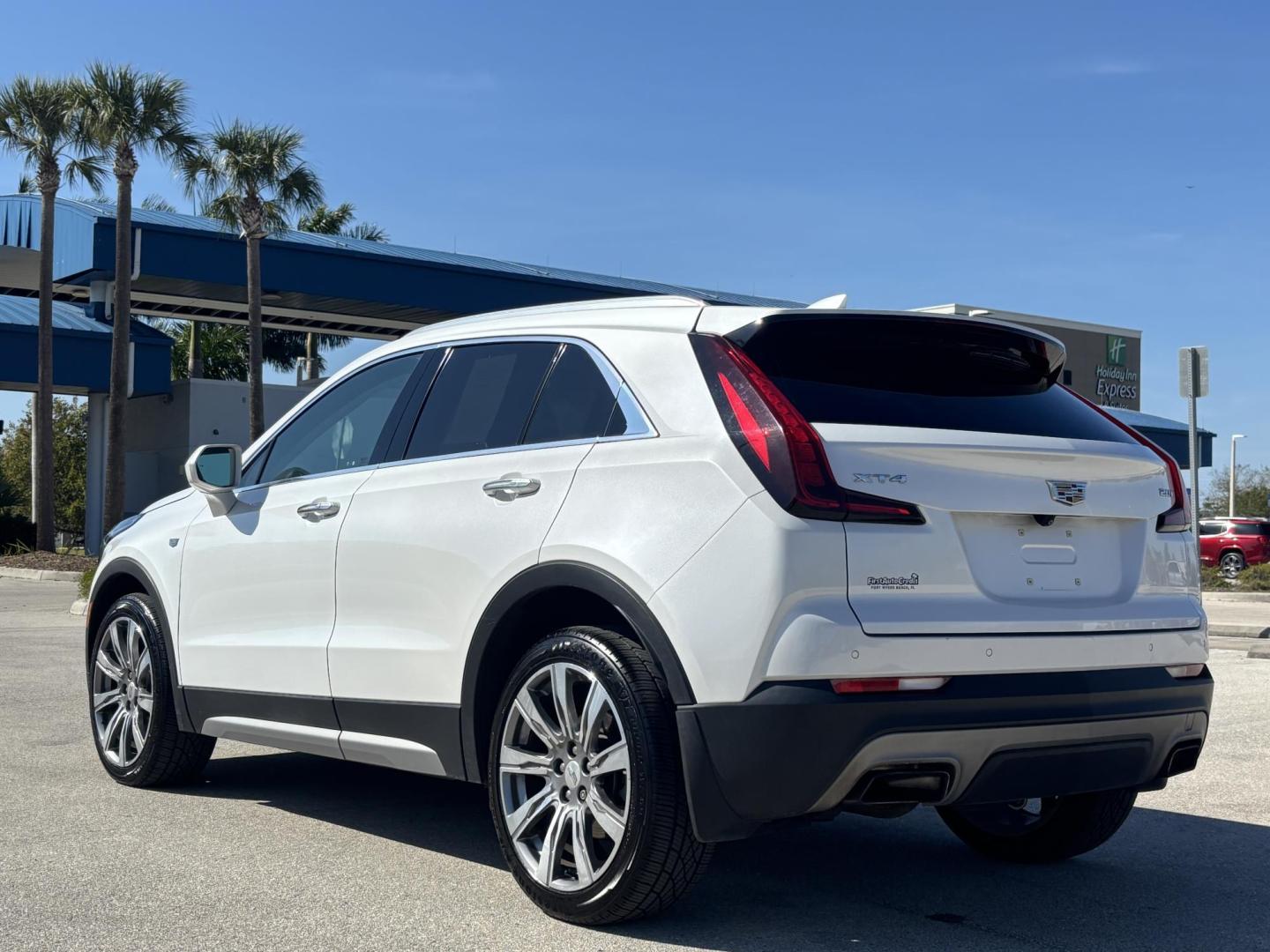 2019 WHITE /TAN LEATHER Cadillac XT4 Premium Luxury (1GYFZCR49KF) with an 2.0L L4 DOHC 16V engine, 9A transmission, located at 11170 Summerlin Square Dr., Fort Myers Beach, FL, 33931, (239) 999-7777, 26.493546, -81.941628 - Photo#5