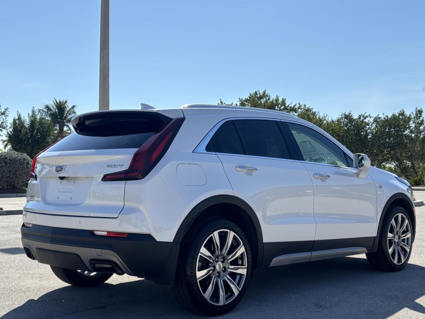 2019 WHITE /TAN LEATHER Cadillac XT4 Premium Luxury (1GYFZCR49KF) with an 2.0L L4 DOHC 16V engine, 9A transmission, located at 11170 Summerlin Square Dr., Fort Myers Beach, FL, 33931, (239) 999-7777, 26.493546, -81.941628 - Photo#7