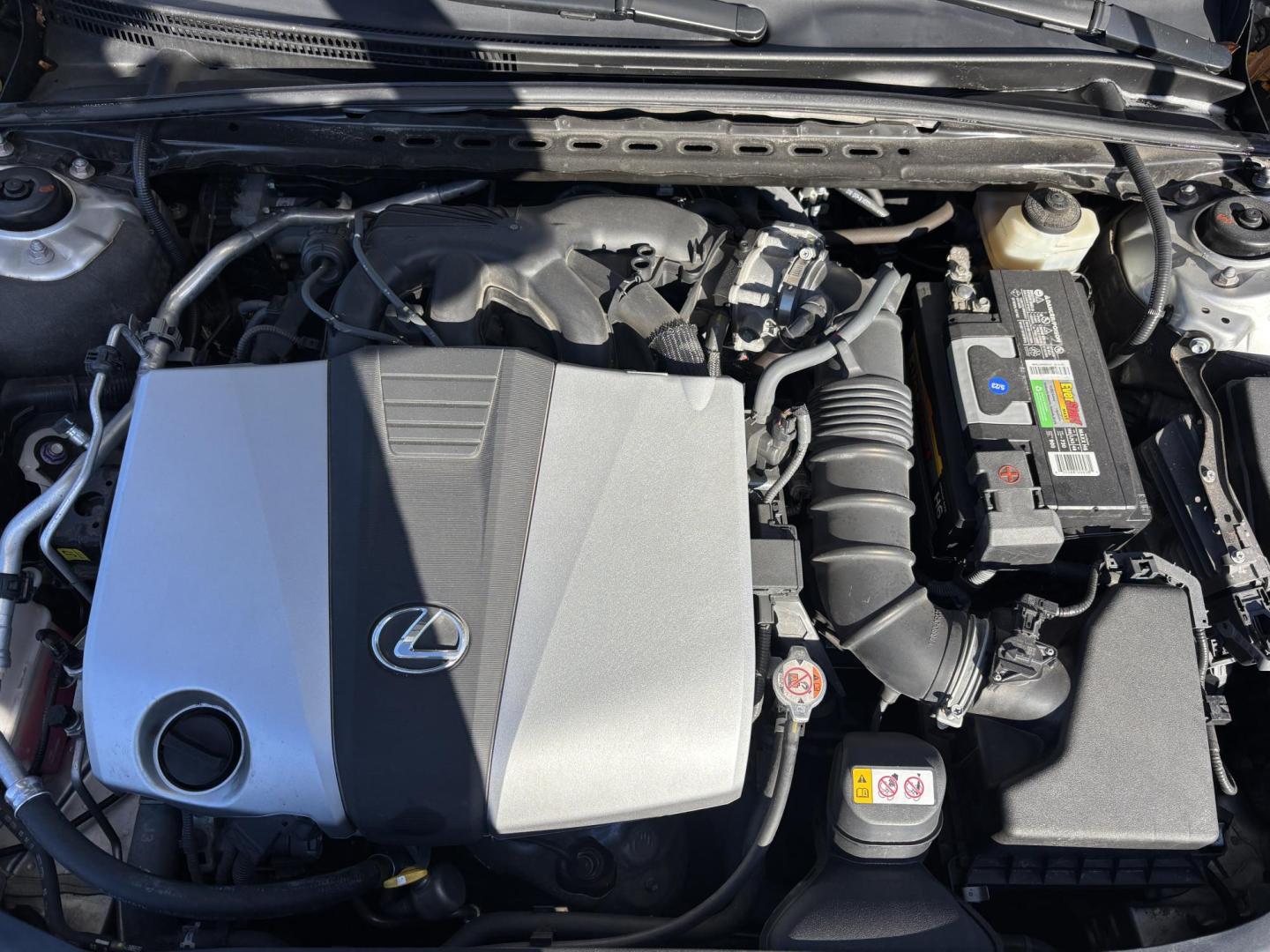 2019 SILVER /BEIGE LEATHER Lexus ES 350 Luxury (58ABZ1B12KU) with an 3.5L V6 DOHC 24V engine, 8A transmission, located at 11170 Summerlin Square Dr., Fort Myers Beach, FL, 33931, (239) 999-7777, 26.493546, -81.941628 - Photo#35