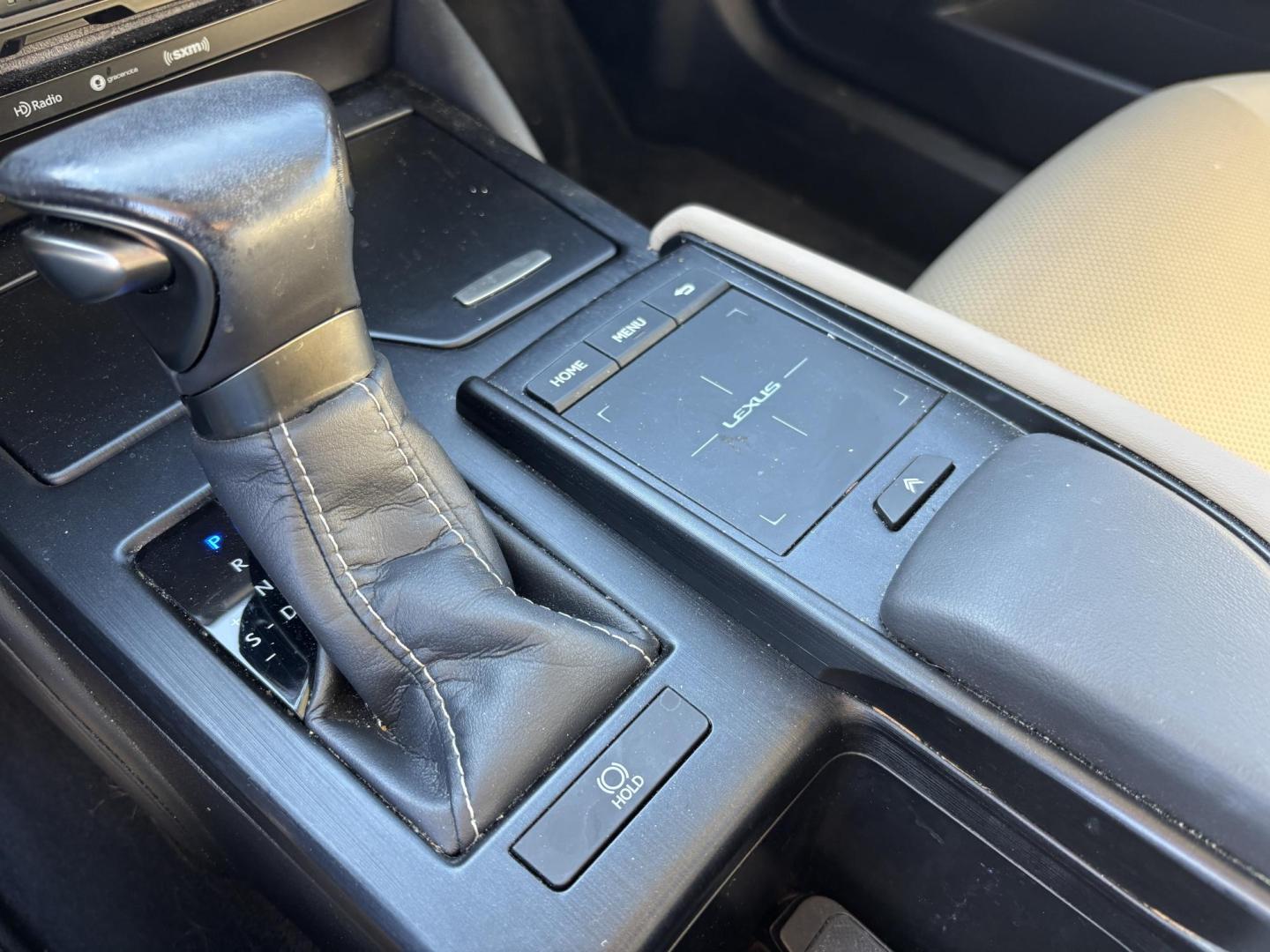 2019 SILVER /BEIGE LEATHER Lexus ES 350 Luxury (58ABZ1B12KU) with an 3.5L V6 DOHC 24V engine, 8A transmission, located at 11170 Summerlin Square Dr., Fort Myers Beach, FL, 33931, (239) 999-7777, 26.493546, -81.941628 - Photo#24