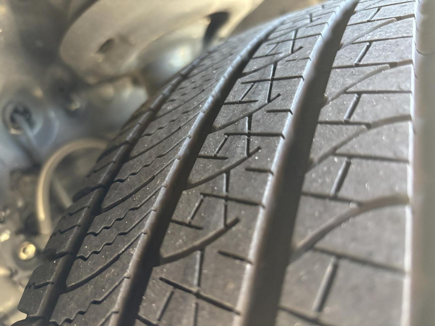 2019 SILVER /BEIGE LEATHER Lexus ES 350 Luxury (58ABZ1B12KU) with an 3.5L V6 DOHC 24V engine, 8A transmission, located at 11170 Summerlin Square Dr., Fort Myers Beach, FL, 33931, (239) 999-7777, 26.493546, -81.941628 - Photo#36