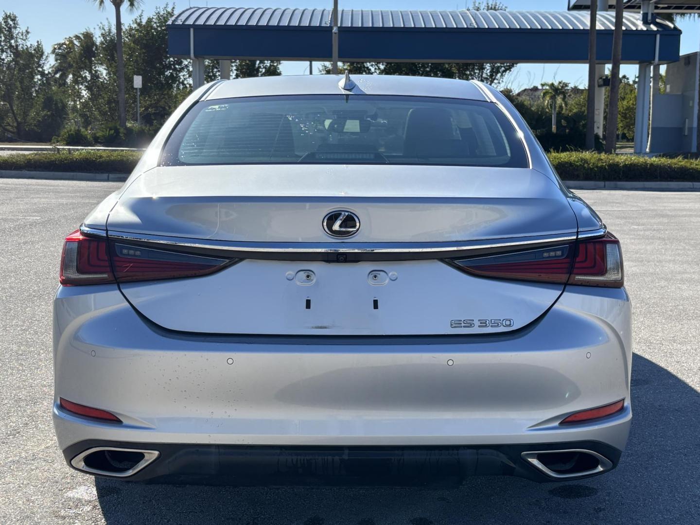 2019 SILVER /BEIGE LEATHER Lexus ES 350 Luxury (58ABZ1B12KU) with an 3.5L V6 DOHC 24V engine, 8A transmission, located at 11170 Summerlin Square Dr., Fort Myers Beach, FL, 33931, (239) 999-7777, 26.493546, -81.941628 - Photo#6