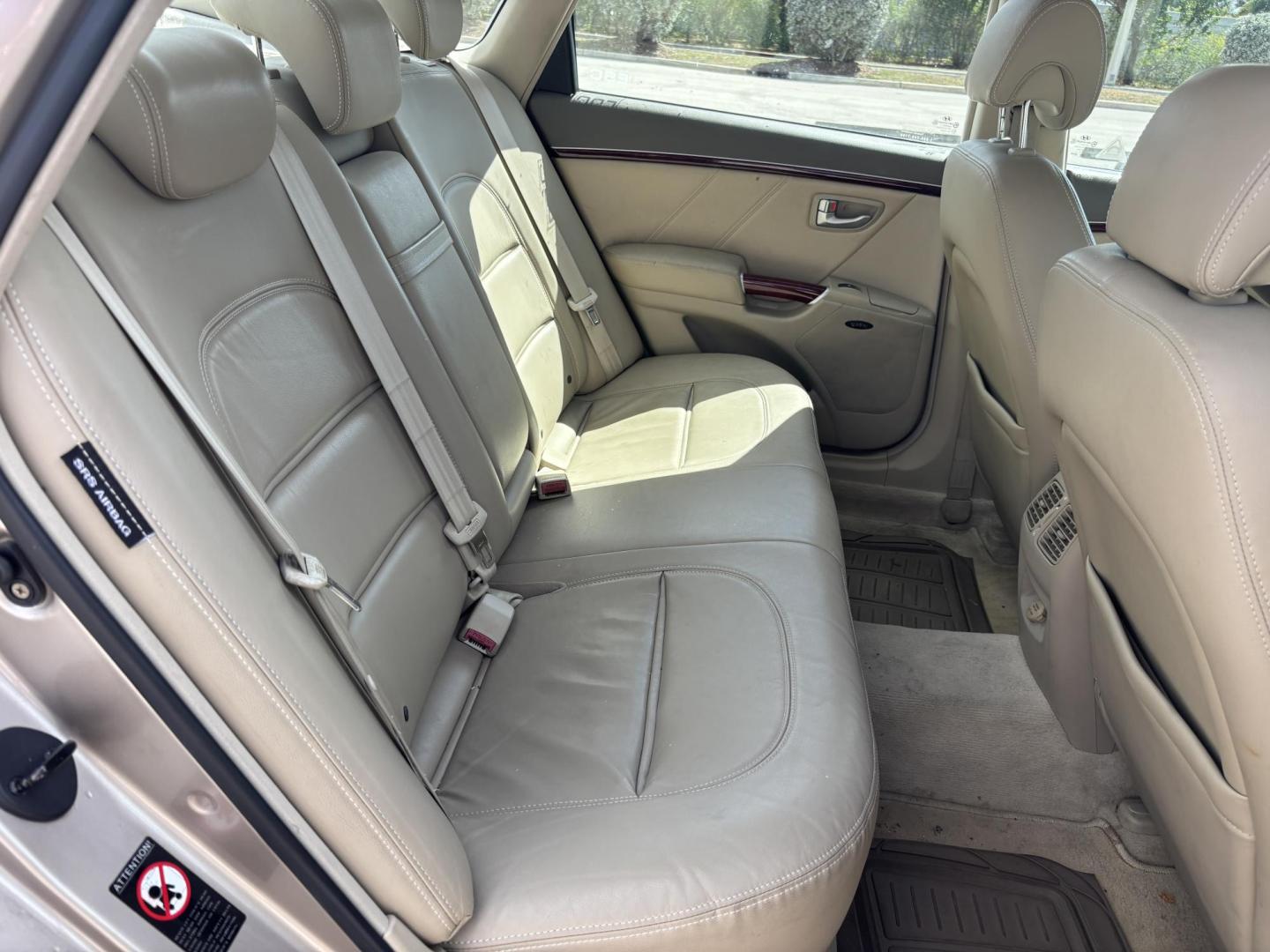 2006 BEIGE /TAN LEATHER Hyundai Azera Limited (KMHFC46F56A) with an 3.8L V6 DOHC 24V engine, 5-Speed Automatic Overdrive transmission, located at 11170 Summerlin Square Dr., Fort Myers Beach, FL, 33931, (239) 999-7777, 26.493546, -81.941628 - Photo#20