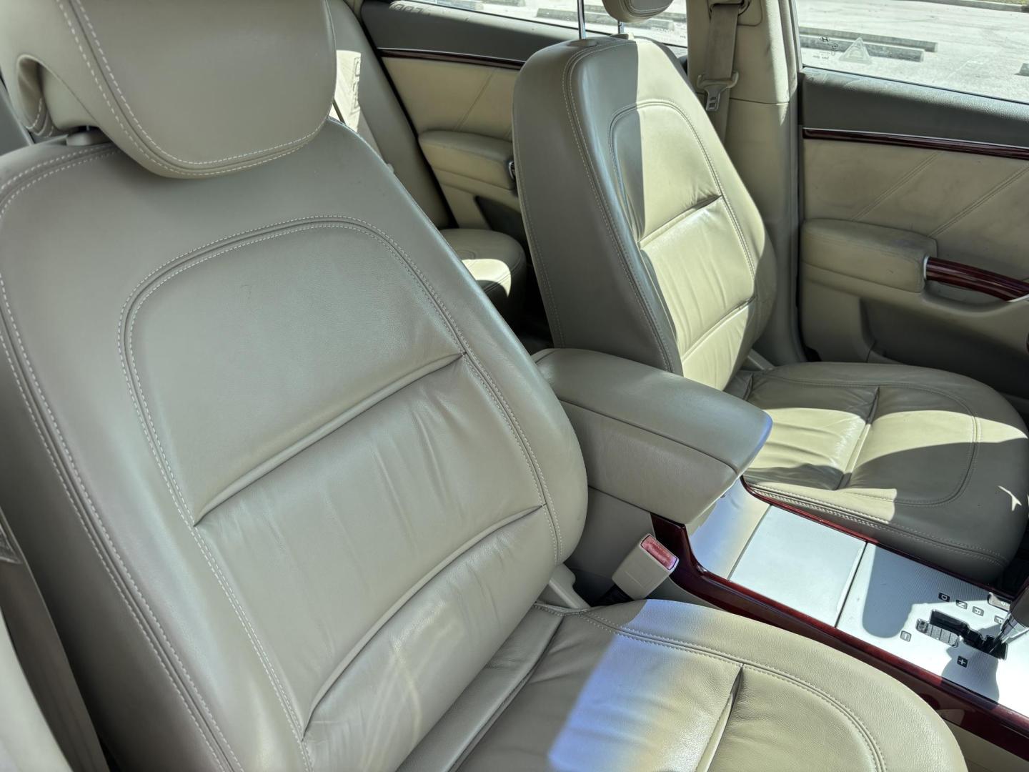 2006 BEIGE /TAN LEATHER Hyundai Azera Limited (KMHFC46F56A) with an 3.8L V6 DOHC 24V engine, 5-Speed Automatic Overdrive transmission, located at 11170 Summerlin Square Dr., Fort Myers Beach, FL, 33931, (239) 999-7777, 26.493546, -81.941628 - Photo#16