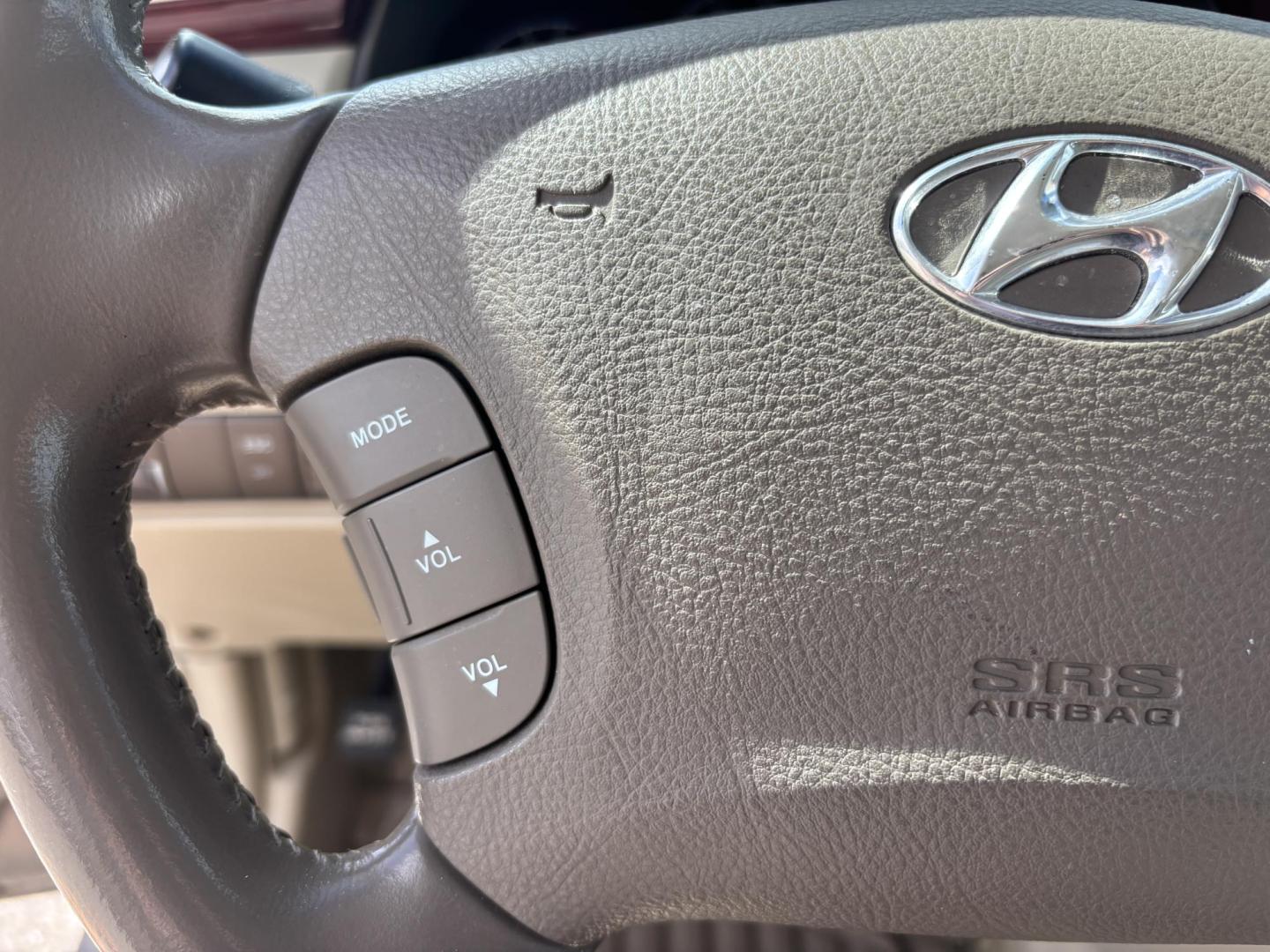 2006 BEIGE /TAN LEATHER Hyundai Azera Limited (KMHFC46F56A) with an 3.8L V6 DOHC 24V engine, 5-Speed Automatic Overdrive transmission, located at 11170 Summerlin Square Dr., Fort Myers Beach, FL, 33931, (239) 999-7777, 26.493546, -81.941628 - Photo#27