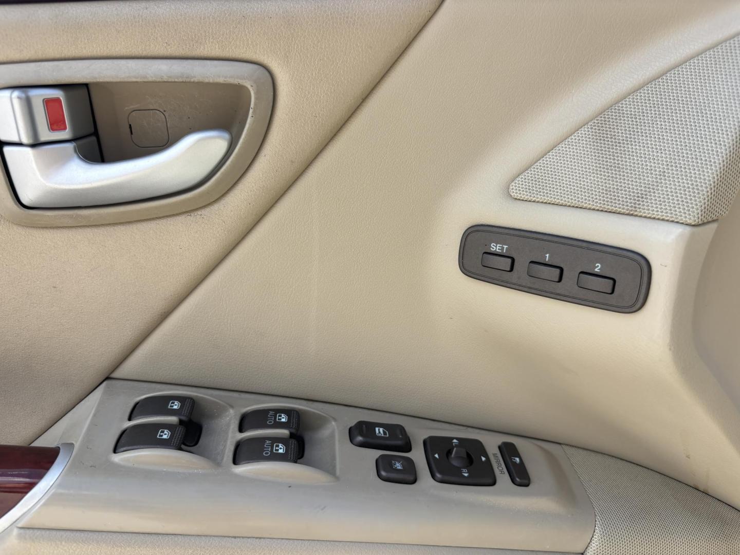 2006 BEIGE /TAN LEATHER Hyundai Azera Limited (KMHFC46F56A) with an 3.8L V6 DOHC 24V engine, 5-Speed Automatic Overdrive transmission, located at 11170 Summerlin Square Dr., Fort Myers Beach, FL, 33931, (239) 999-7777, 26.493546, -81.941628 - Photo#22