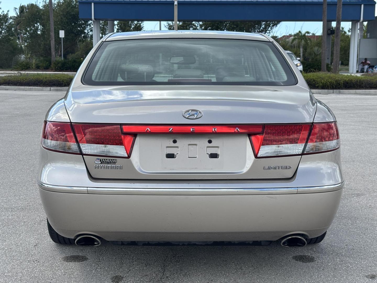 2006 BEIGE /TAN LEATHER Hyundai Azera Limited (KMHFC46F56A) with an 3.8L V6 DOHC 24V engine, 5-Speed Automatic Overdrive transmission, located at 11170 Summerlin Square Dr., Fort Myers Beach, FL, 33931, (239) 999-7777, 26.493546, -81.941628 - Photo#6