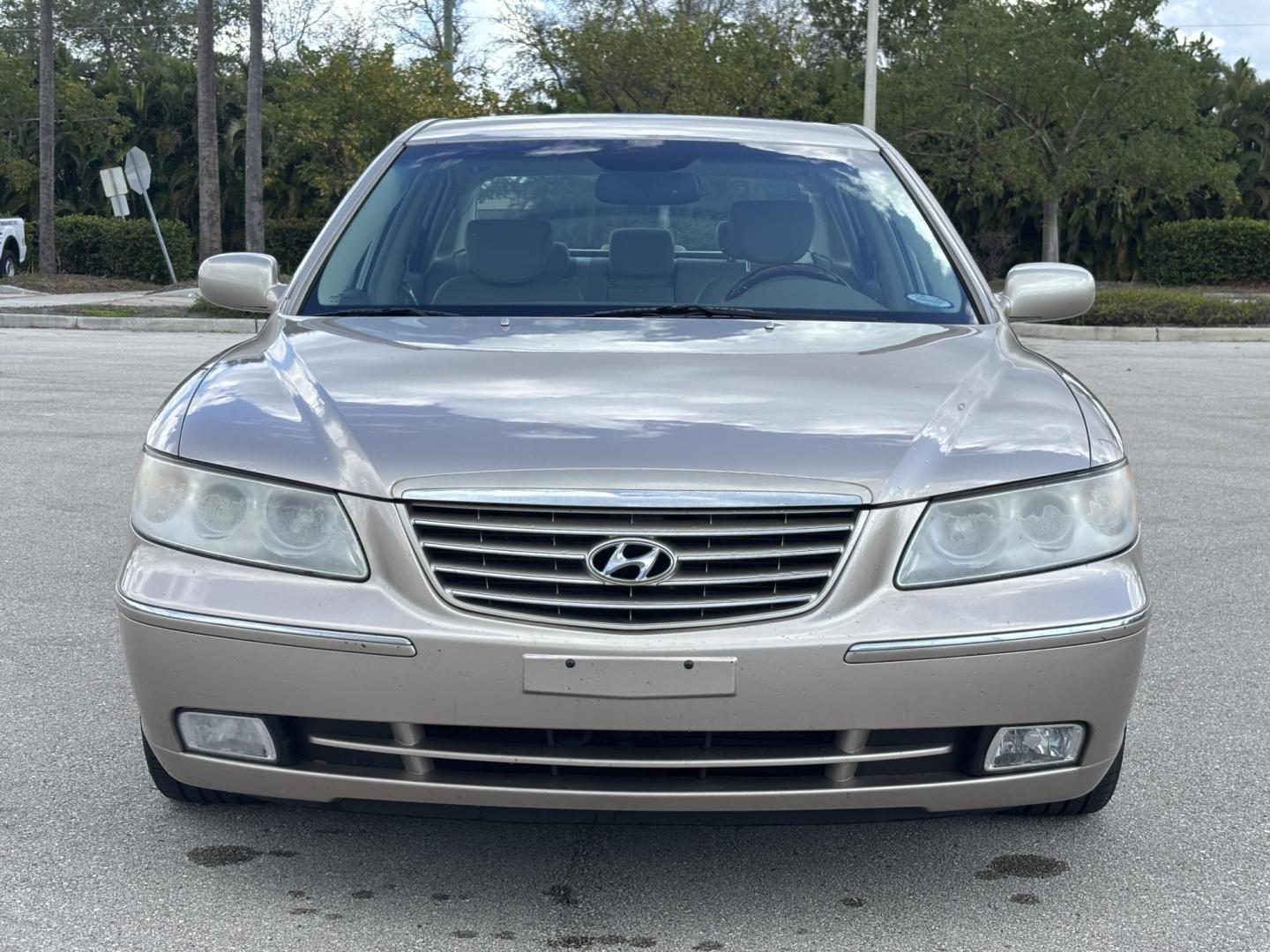 2006 BEIGE /TAN LEATHER Hyundai Azera Limited (KMHFC46F56A) with an 3.8L V6 DOHC 24V engine, 5-Speed Automatic Overdrive transmission, located at 11170 Summerlin Square Dr., Fort Myers Beach, FL, 33931, (239) 999-7777, 26.493546, -81.941628 - Photo#2