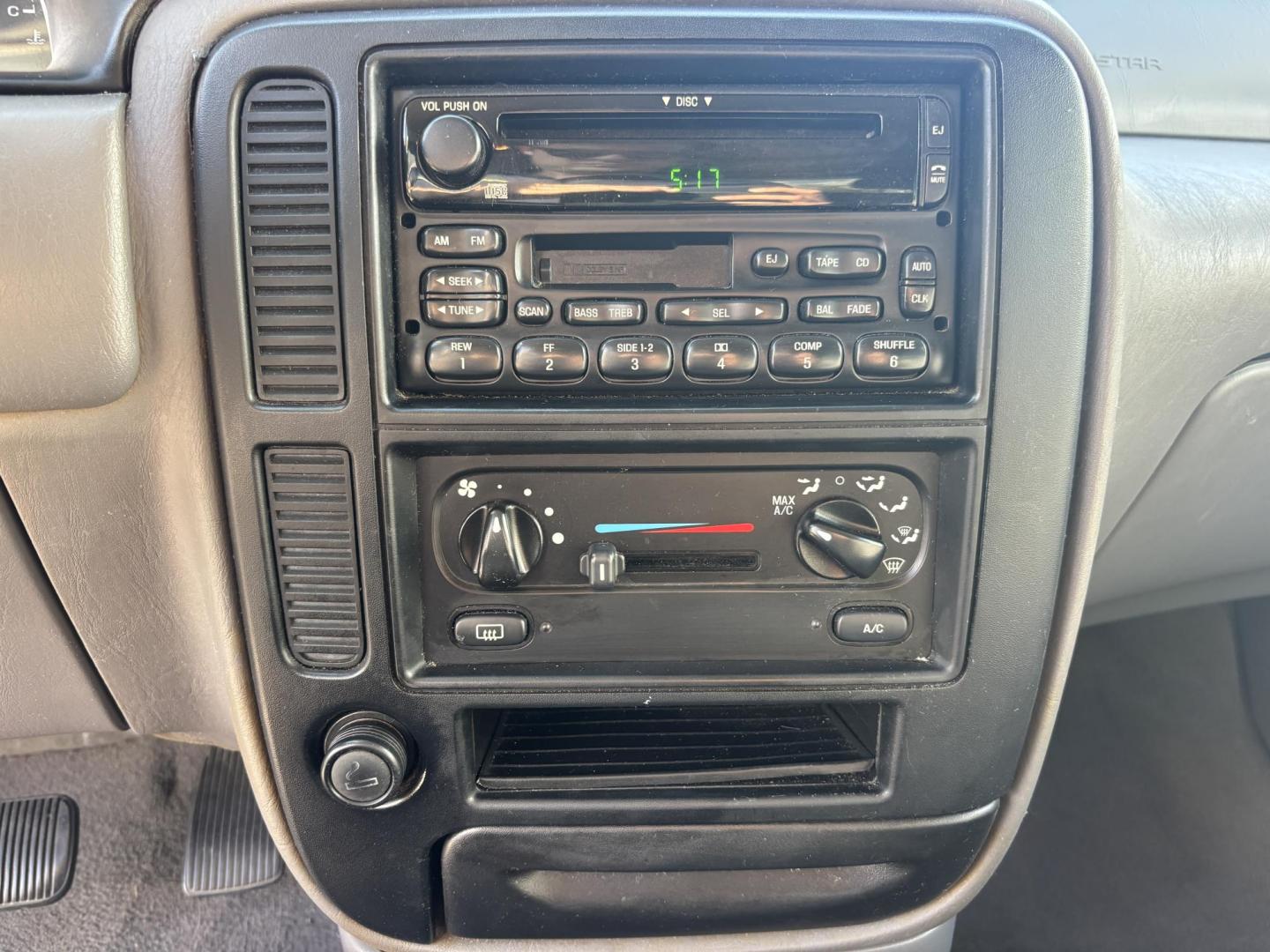 2002 BLUE /GREY CLOTH Ford Windstar LX (2FMZA51422B) with an 3.8L V6 OHV 12V engine, 4-Speed Automatic Overdrive transmission, located at 11170 Summerlin Square Dr., Fort Myers Beach, FL, 33931, (239) 999-7777, 26.493546, -81.941628 - Photo#14