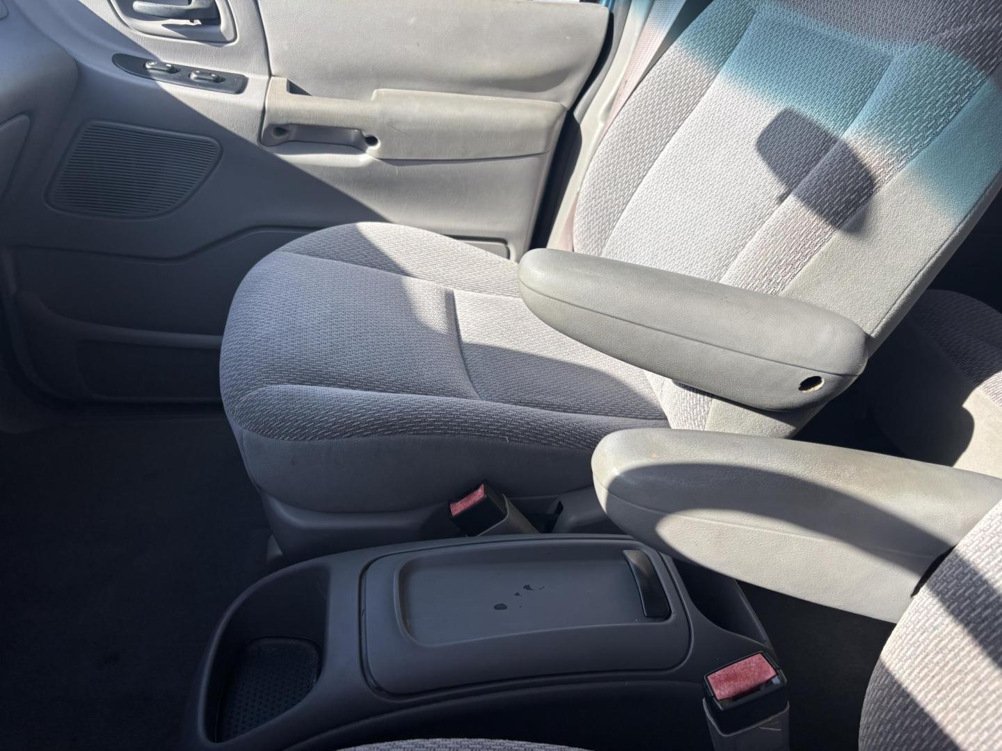 2002 BLUE /GREY CLOTH Ford Windstar LX (2FMZA51422B) with an 3.8L V6 OHV 12V engine, 4-Speed Automatic Overdrive transmission, located at 11170 Summerlin Square Dr., Fort Myers Beach, FL, 33931, (239) 999-7777, 26.493546, -81.941628 - Photo#15