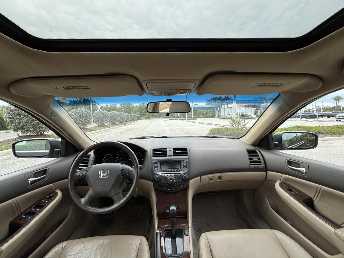 2007 BLACK /BEIGE LEATHER Honda Accord EX-L Sedan AT (1HGCM56807A) with an 2.4L L4 DOHC 16V engine, 5-Speed Automatic Overdrive transmission, located at 11170 Summerlin Square Dr., Fort Myers Beach, FL, 33931, (239) 999-7777, 26.493546, -81.941628 - Cash Only - Photo#9