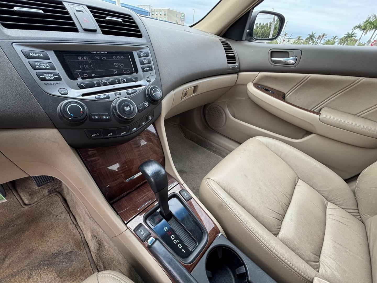 2007 BLACK /BEIGE LEATHER Honda Accord EX-L Sedan AT (1HGCM56807A) with an 2.4L L4 DOHC 16V engine, 5-Speed Automatic Overdrive transmission, located at 11170 Summerlin Square Dr., Fort Myers Beach, FL, 33931, (239) 999-7777, 26.493546, -81.941628 - Cash Only - Photo#12