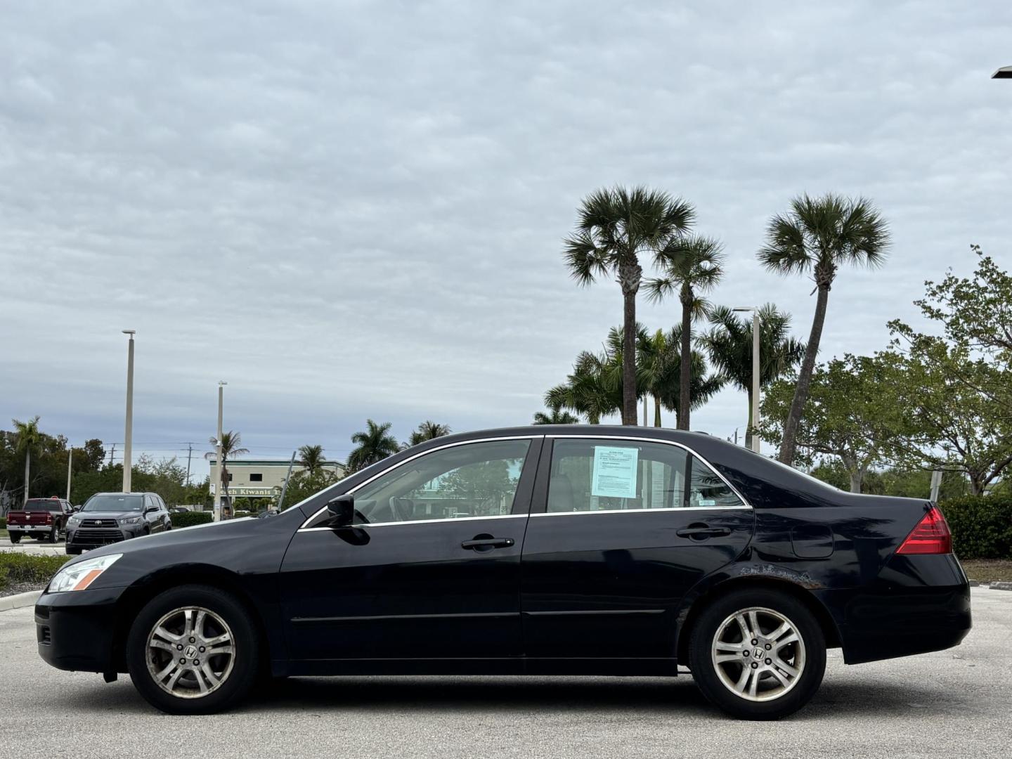 2007 BLACK /BEIGE LEATHER Honda Accord EX-L Sedan AT (1HGCM56807A) with an 2.4L L4 DOHC 16V engine, 5-Speed Automatic Overdrive transmission, located at 11170 Summerlin Square Dr., Fort Myers Beach, FL, 33931, (239) 999-7777, 26.493546, -81.941628 - Cash Only - Photo#8