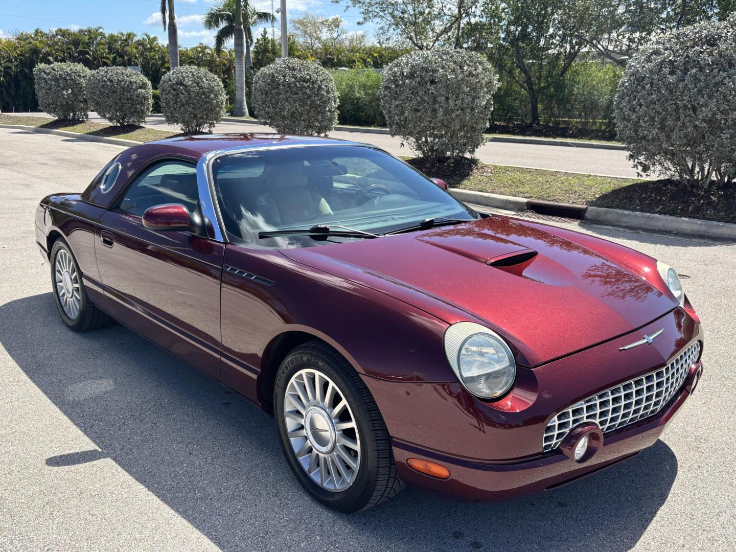 2004 MAROON /BEIGE LEATHER Ford Thunderbird Deluxe (1FAHP60A04Y) with an 3.9L V8 DOHC 32V engine, 5-Speed Automatic Overdrive transmission, located at 11170 Summerlin Square Dr., Fort Myers Beach, FL, 33931, (239) 999-7777, 26.493546, -81.941628 - Photo#3
