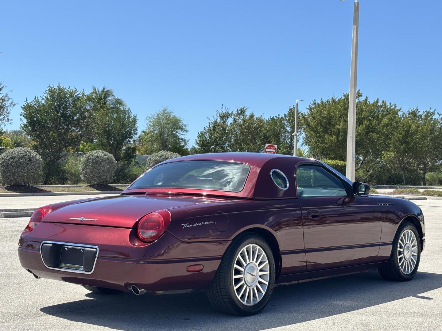 2004 MAROON /BEIGE LEATHER Ford Thunderbird Deluxe (1FAHP60A04Y) with an 3.9L V8 DOHC 32V engine, 5-Speed Automatic Overdrive transmission, located at 11170 Summerlin Square Dr., Fort Myers Beach, FL, 33931, (239) 999-7777, 26.493546, -81.941628 - Photo#6