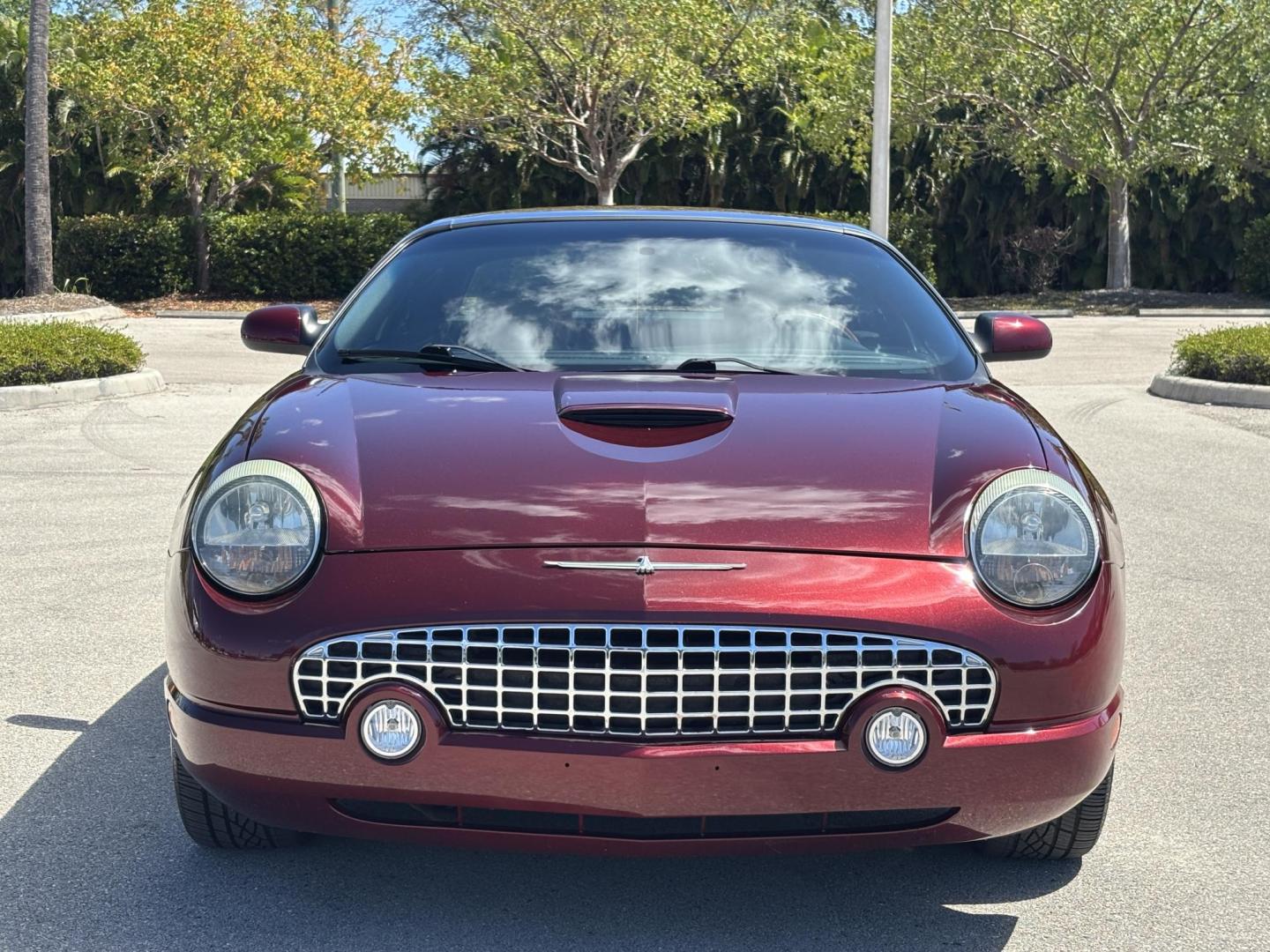 2004 MAROON /BEIGE LEATHER Ford Thunderbird Deluxe (1FAHP60A04Y) with an 3.9L V8 DOHC 32V engine, 5-Speed Automatic Overdrive transmission, located at 11170 Summerlin Square Dr., Fort Myers Beach, FL, 33931, (239) 999-7777, 26.493546, -81.941628 - Photo#2