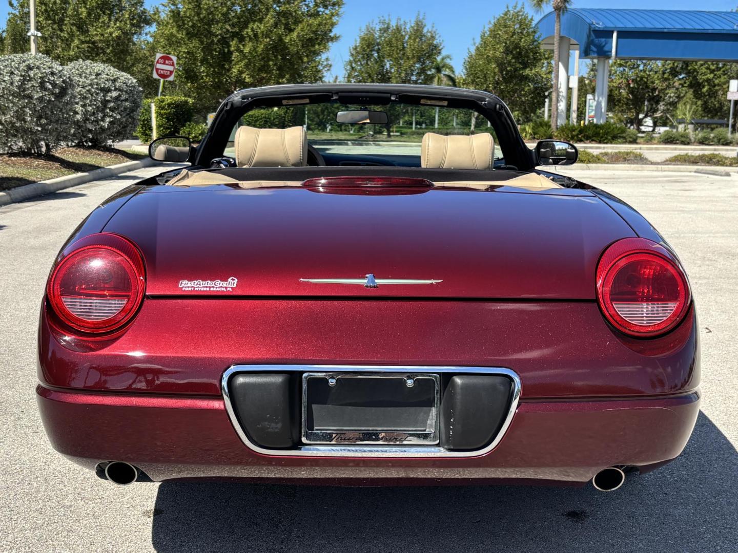 2004 MAROON /BEIGE LEATHER Ford Thunderbird Deluxe (1FAHP60A04Y) with an 3.9L V8 DOHC 32V engine, 5-Speed Automatic Overdrive transmission, located at 11170 Summerlin Square Dr., Fort Myers Beach, FL, 33931, (239) 999-7777, 26.493546, -81.941628 - Photo#23