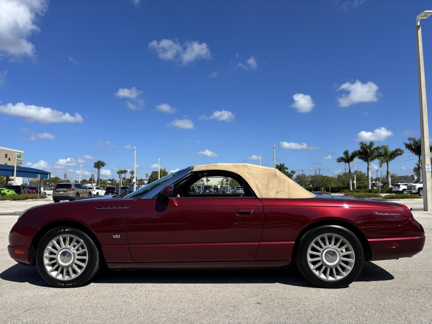 2004 MAROON /BEIGE LEATHER Ford Thunderbird Deluxe (1FAHP60A04Y) with an 3.9L V8 DOHC 32V engine, 5-Speed Automatic Overdrive transmission, located at 11170 Summerlin Square Dr., Fort Myers Beach, FL, 33931, (239) 999-7777, 26.493546, -81.941628 - Photo#18