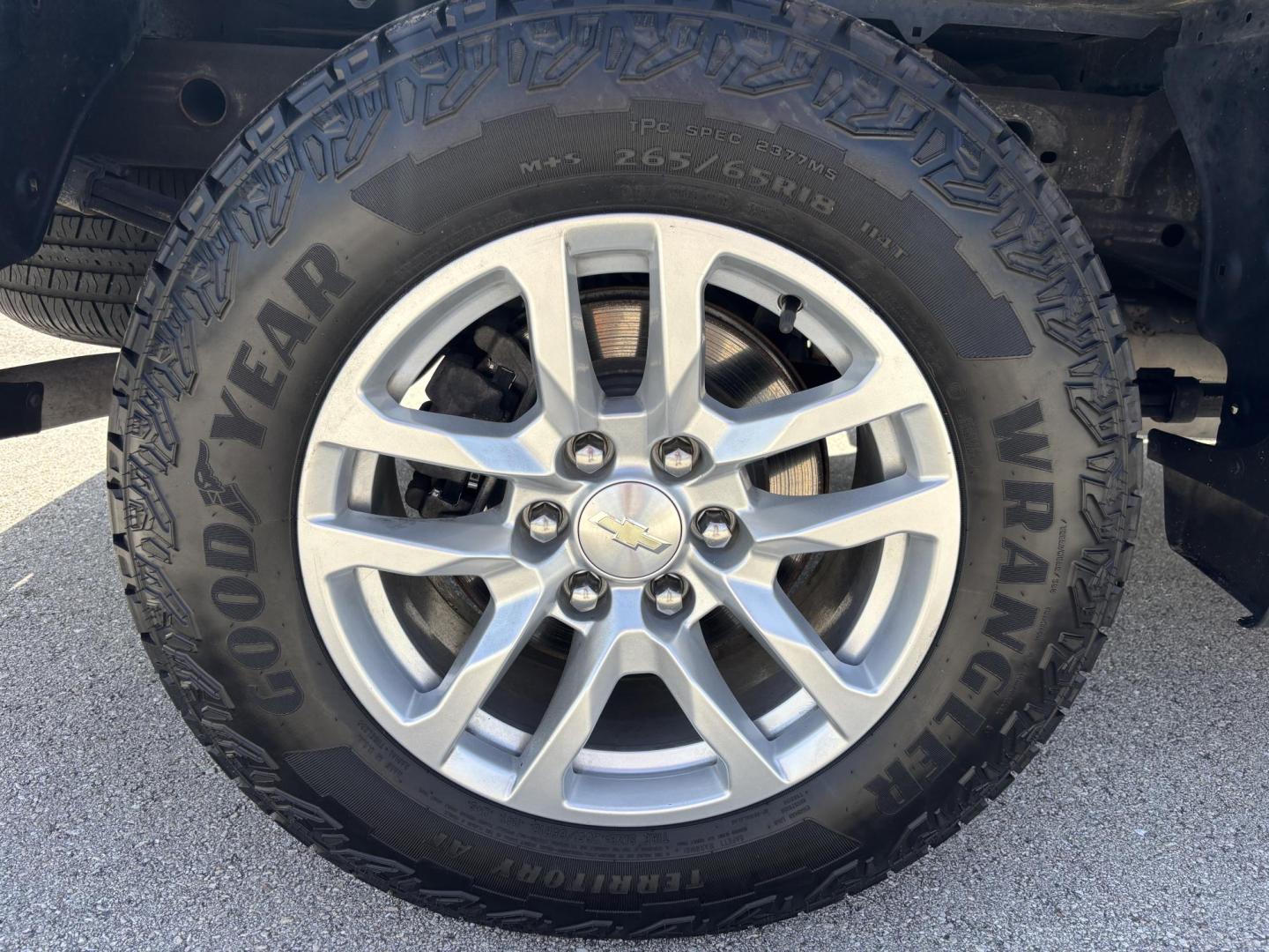 2019 BLUE Chevrolet Silverado 1500 LT Double Cab 2WD (1GCVWCED4KZ) with an 5.3L V8 OHV 16V engine, 6A transmission, located at 11170 Summerlin Square Dr., Fort Myers Beach, FL, 33931, (239) 999-7777, 26.493546, -81.941628 - Photo#40