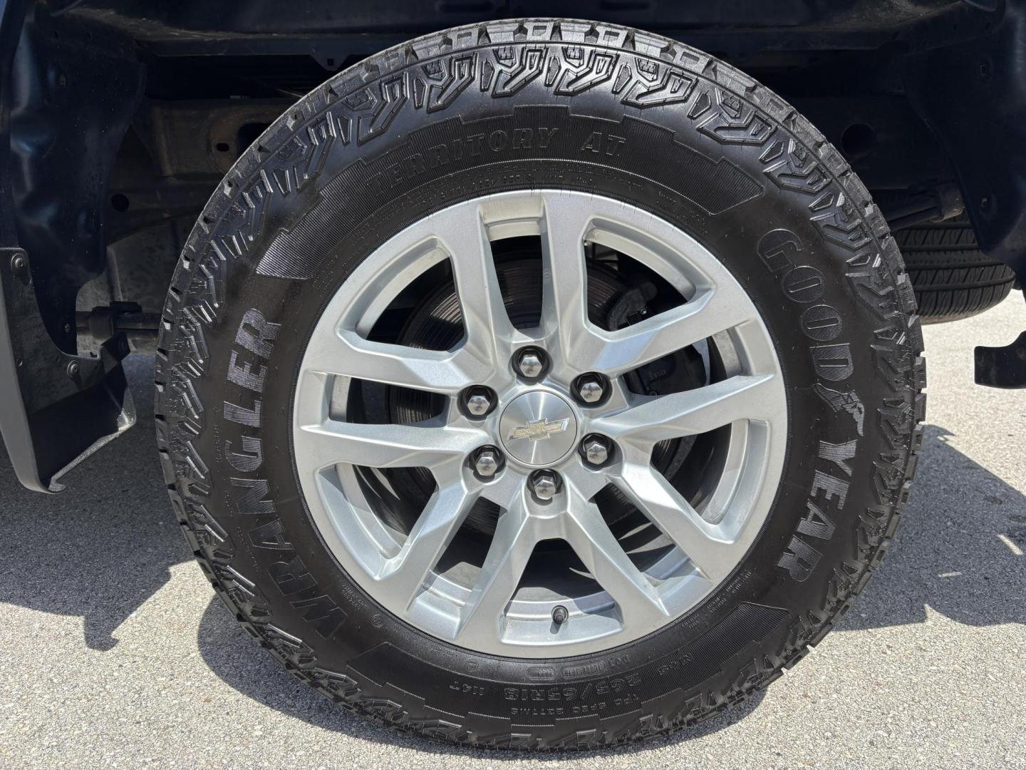 2019 BLUE Chevrolet Silverado 1500 LT Double Cab 2WD (1GCVWCED4KZ) with an 5.3L V8 OHV 16V engine, 6A transmission, located at 11170 Summerlin Square Dr., Fort Myers Beach, FL, 33931, (239) 999-7777, 26.493546, -81.941628 - Photo#41