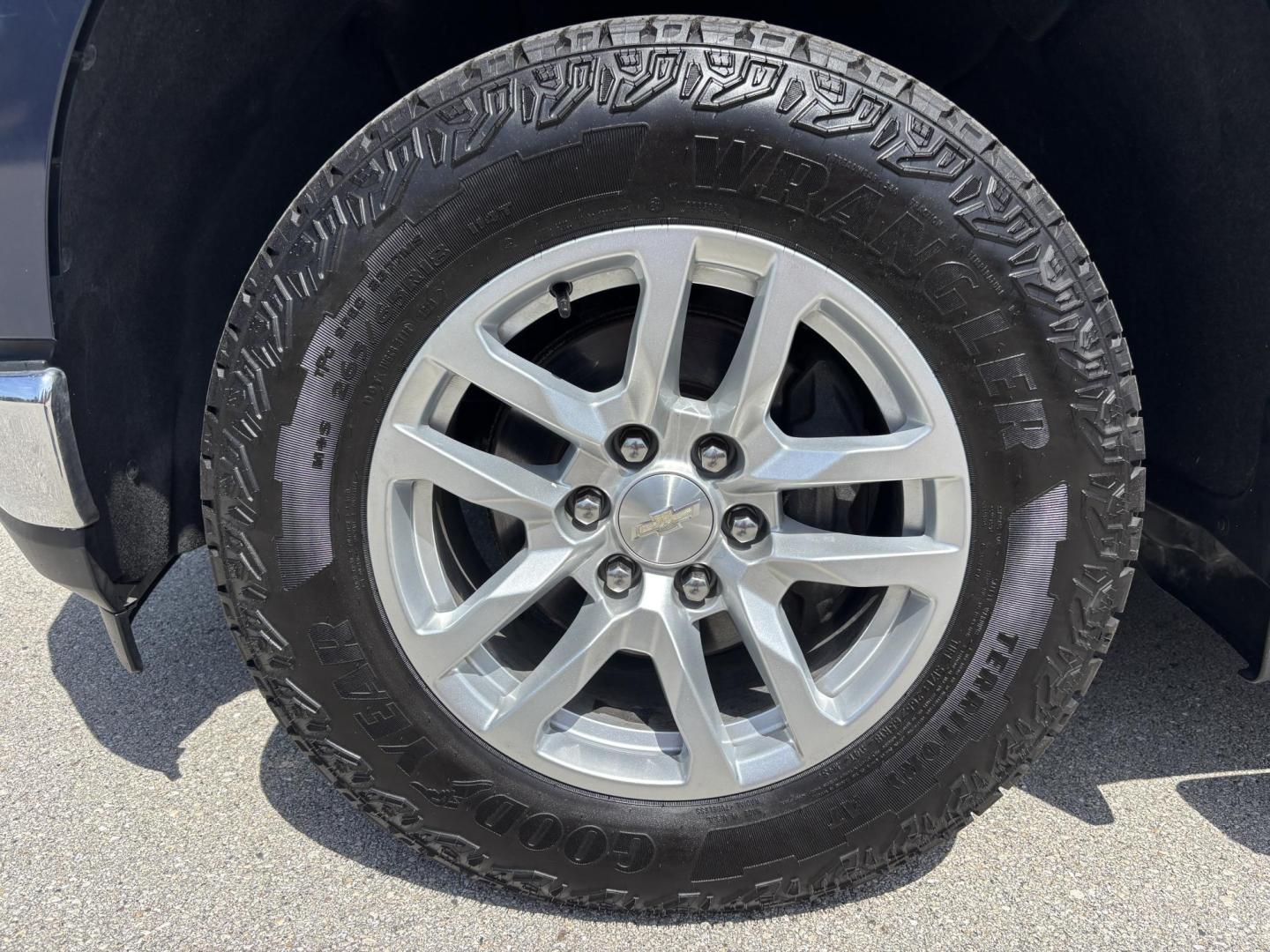 2019 BLUE Chevrolet Silverado 1500 LT Double Cab 2WD (1GCVWCED4KZ) with an 5.3L V8 OHV 16V engine, 6A transmission, located at 11170 Summerlin Square Dr., Fort Myers Beach, FL, 33931, (239) 999-7777, 26.493546, -81.941628 - Photo#42