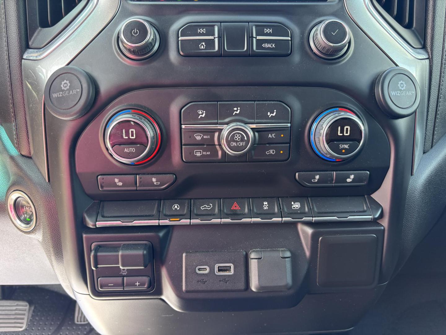 2019 BLUE Chevrolet Silverado 1500 LT Double Cab 2WD (1GCVWCED4KZ) with an 5.3L V8 OHV 16V engine, 6A transmission, located at 11170 Summerlin Square Dr., Fort Myers Beach, FL, 33931, (239) 999-7777, 26.493546, -81.941628 - Photo#22