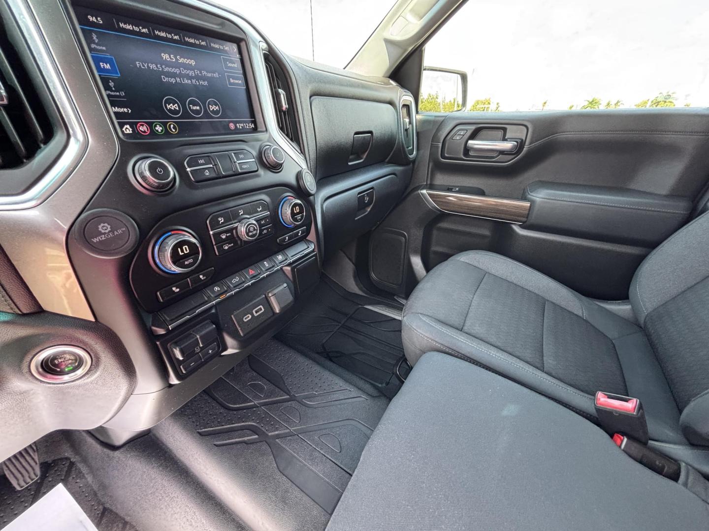2019 BLUE Chevrolet Silverado 1500 LT Double Cab 2WD (1GCVWCED4KZ) with an 5.3L V8 OHV 16V engine, 6A transmission, located at 11170 Summerlin Square Dr., Fort Myers Beach, FL, 33931, (239) 999-7777, 26.493546, -81.941628 - Photo#10