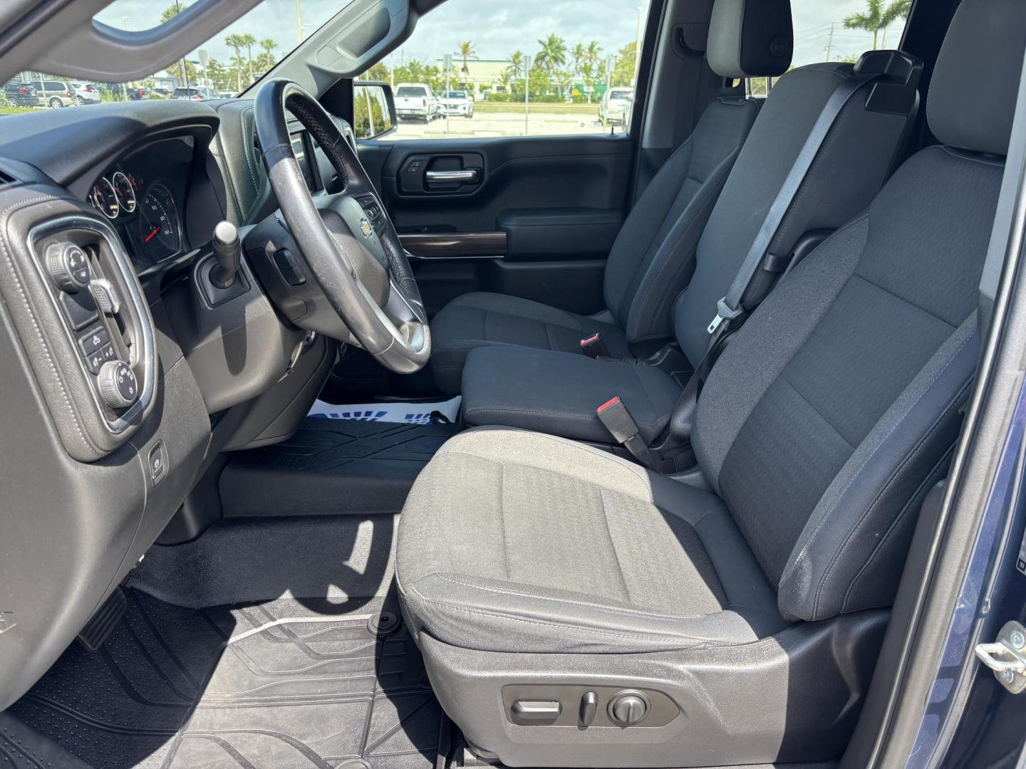 2019 BLUE Chevrolet Silverado 1500 LT Double Cab 2WD (1GCVWCED4KZ) with an 5.3L V8 OHV 16V engine, 6A transmission, located at 11170 Summerlin Square Dr., Fort Myers Beach, FL, 33931, (239) 999-7777, 26.493546, -81.941628 - Photo#11