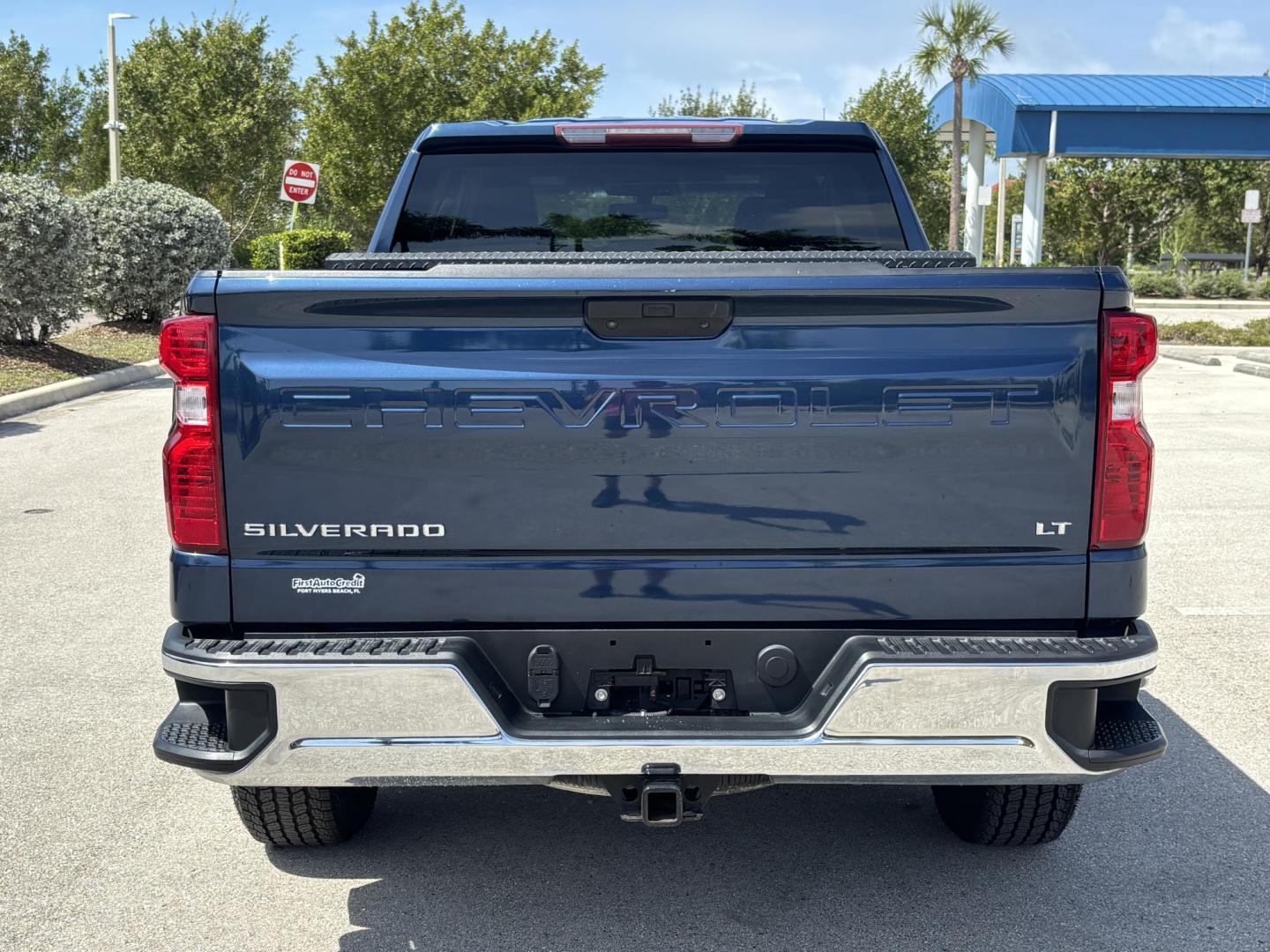 2019 BLUE Chevrolet Silverado 1500 LT Double Cab 2WD (1GCVWCED4KZ) with an 5.3L V8 OHV 16V engine, 6A transmission, located at 11170 Summerlin Square Dr., Fort Myers Beach, FL, 33931, (239) 999-7777, 26.493546, -81.941628 - Photo#6