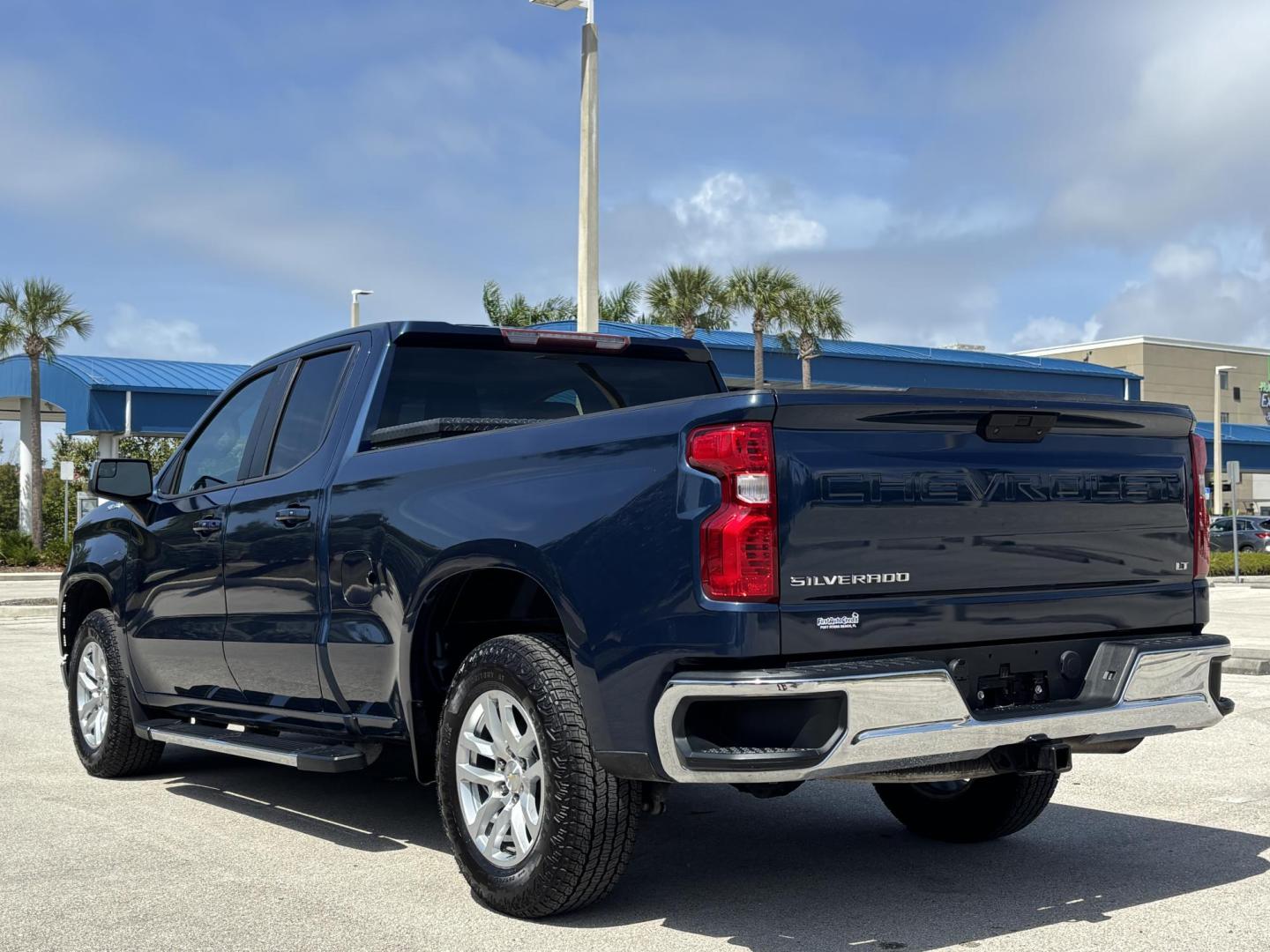 2019 BLUE Chevrolet Silverado 1500 LT Double Cab 2WD (1GCVWCED4KZ) with an 5.3L V8 OHV 16V engine, 6A transmission, located at 11170 Summerlin Square Dr., Fort Myers Beach, FL, 33931, (239) 999-7777, 26.493546, -81.941628 - Photo#5