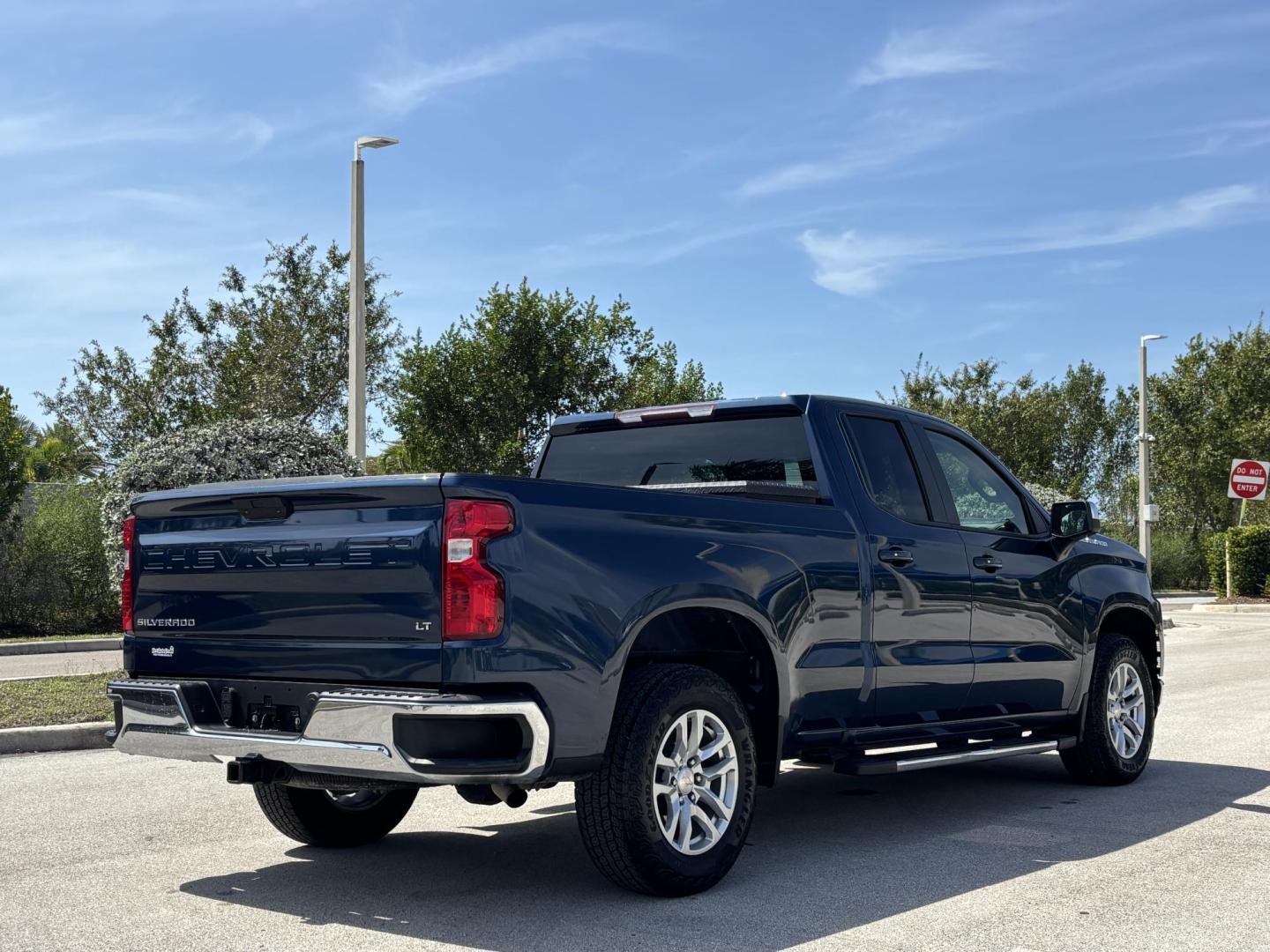 2019 BLUE Chevrolet Silverado 1500 LT Double Cab 2WD (1GCVWCED4KZ) with an 5.3L V8 OHV 16V engine, 6A transmission, located at 11170 Summerlin Square Dr., Fort Myers Beach, FL, 33931, (239) 999-7777, 26.493546, -81.941628 - Photo#7