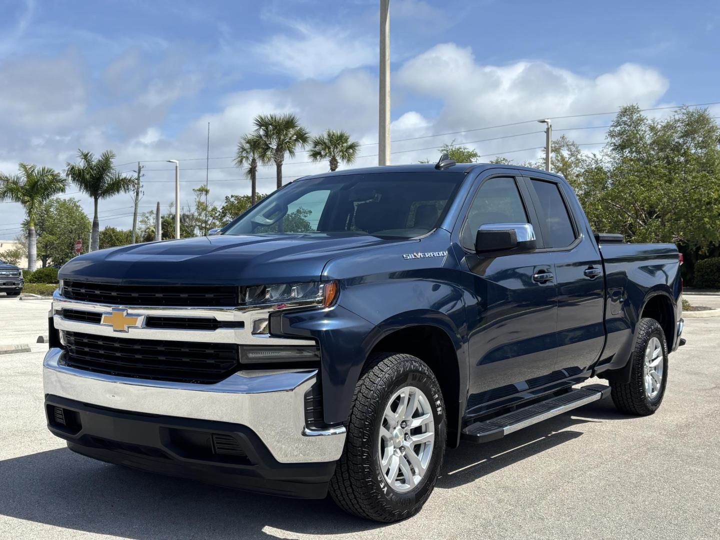2019 BLUE Chevrolet Silverado 1500 LT Double Cab 2WD (1GCVWCED4KZ) with an 5.3L V8 OHV 16V engine, 6A transmission, located at 11170 Summerlin Square Dr., Fort Myers Beach, FL, 33931, (239) 999-7777, 26.493546, -81.941628 - Photo#1