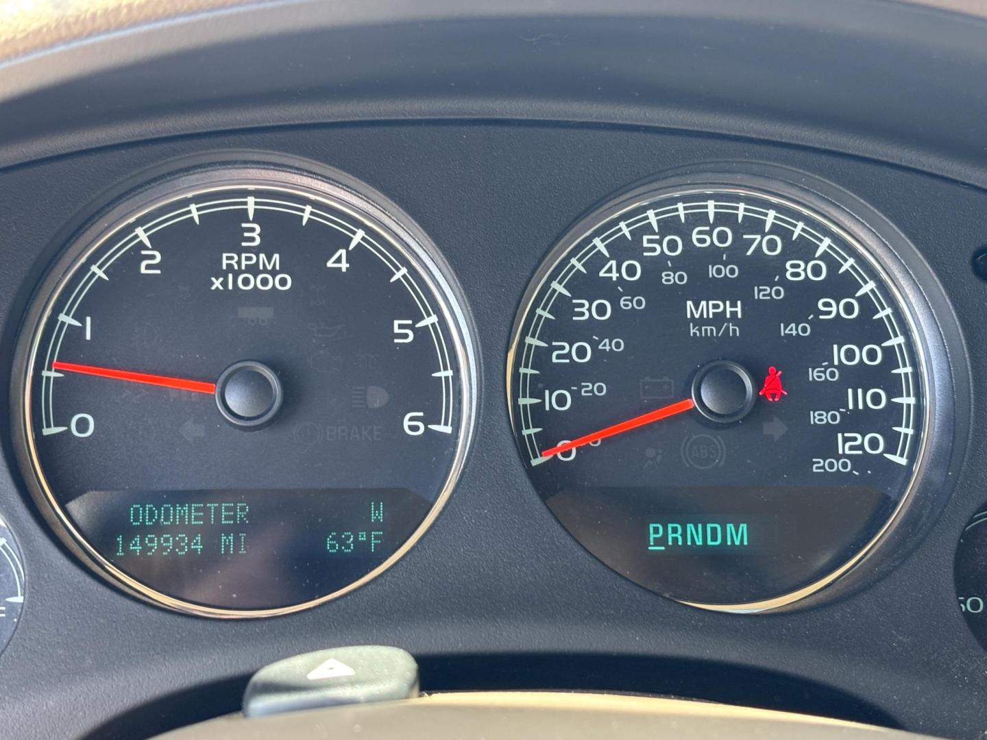 2013 WHITE /BEIGE LEATHER Chevrolet Tahoe LTZ 4WD (1GNSKCE05DR) with an 5.3L V8 OHV 16V FFV engine, 6-Speed Automatic transmission, located at 11170 Summerlin Square Dr., Fort Myers Beach, FL, 33931, (239) 999-7777, 26.493546, -81.941628 - Photo#27