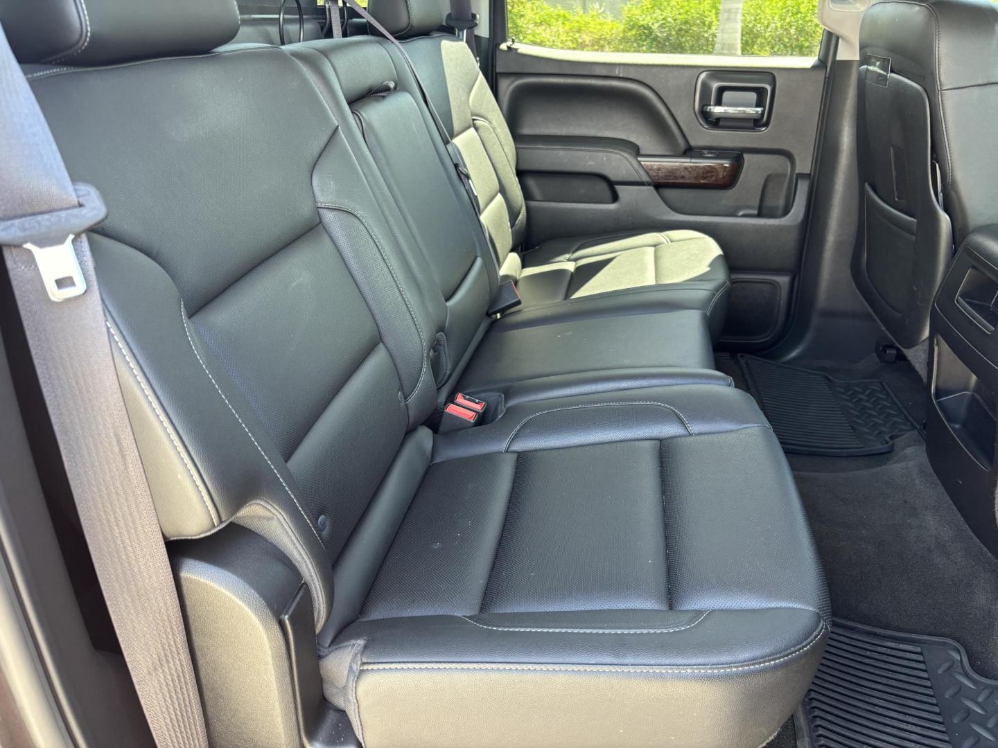 2015 GRAY /BLACK LEATHER GMC Sierra 1500 SLT Crew Cab 4WD (3GTU2VEC3FG) with an 5.3L V8 OHV 16V engine, 6-Speed Automatic transmission, located at 11170 Summerlin Square Dr., Fort Myers Beach, FL, 33931, (239) 999-7777, 26.493546, -81.941628 - Photo#16