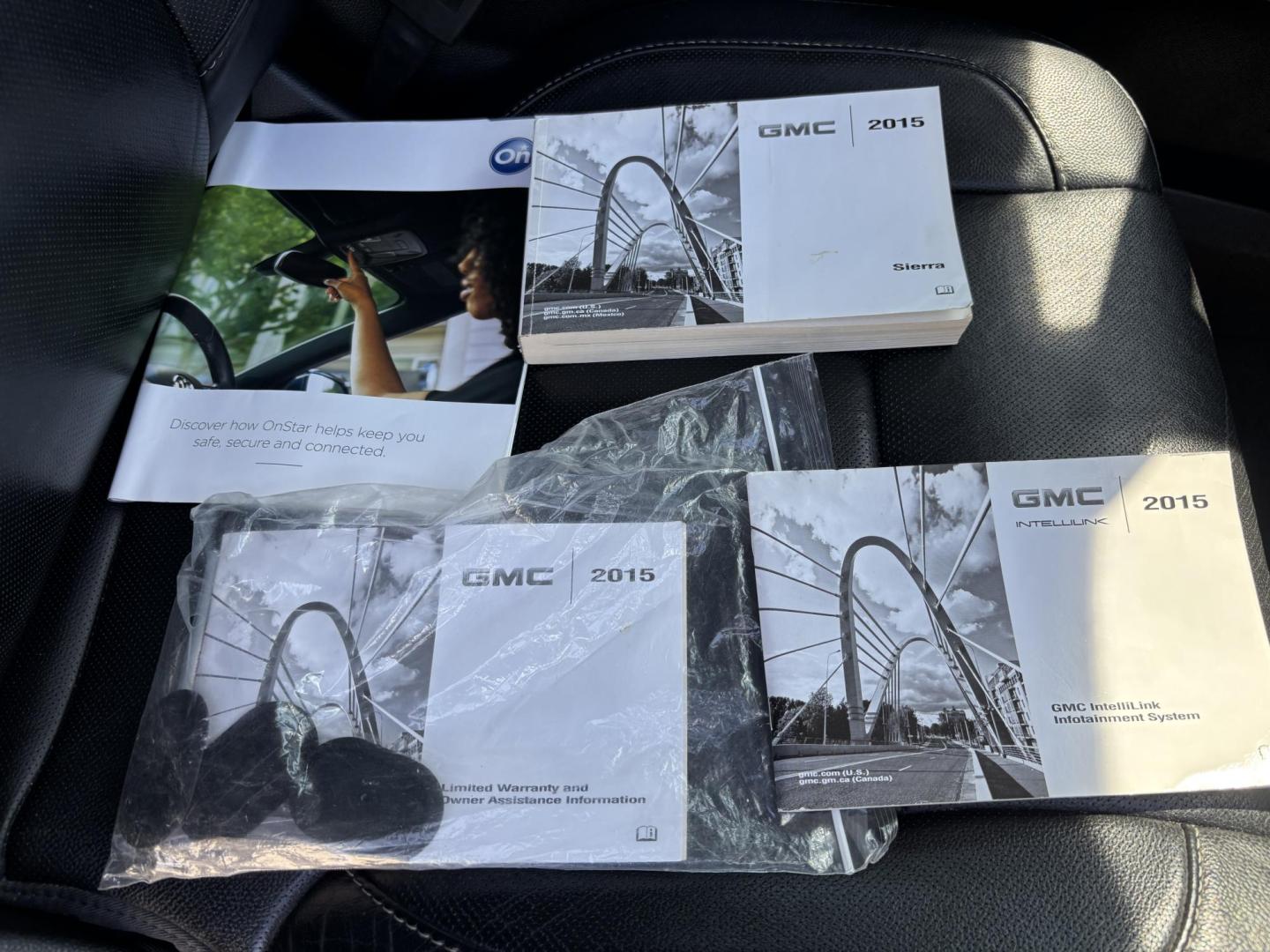 2015 GRAY /BLACK LEATHER GMC Sierra 1500 SLT Crew Cab 4WD (3GTU2VEC3FG) with an 5.3L V8 OHV 16V engine, 6-Speed Automatic transmission, located at 11170 Summerlin Square Dr., Fort Myers Beach, FL, 33931, (239) 999-7777, 26.493546, -81.941628 - Photo#32