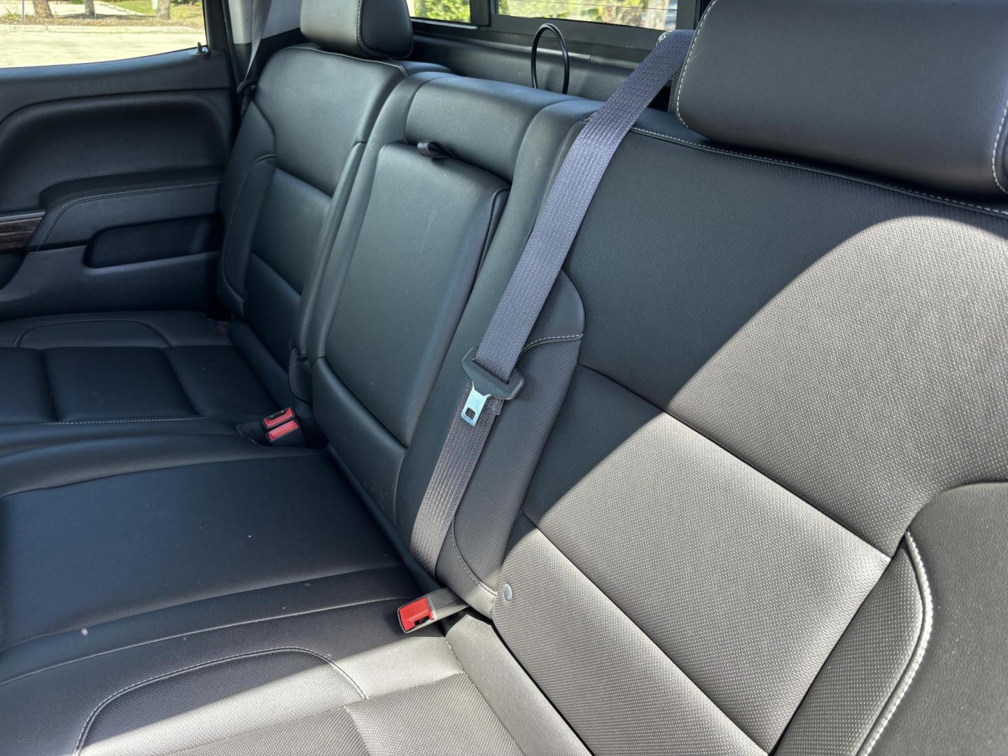 2015 GRAY /BLACK LEATHER GMC Sierra 1500 SLT Crew Cab 4WD (3GTU2VEC3FG) with an 5.3L V8 OHV 16V engine, 6-Speed Automatic transmission, located at 11170 Summerlin Square Dr., Fort Myers Beach, FL, 33931, (239) 999-7777, 26.493546, -81.941628 - Photo#18