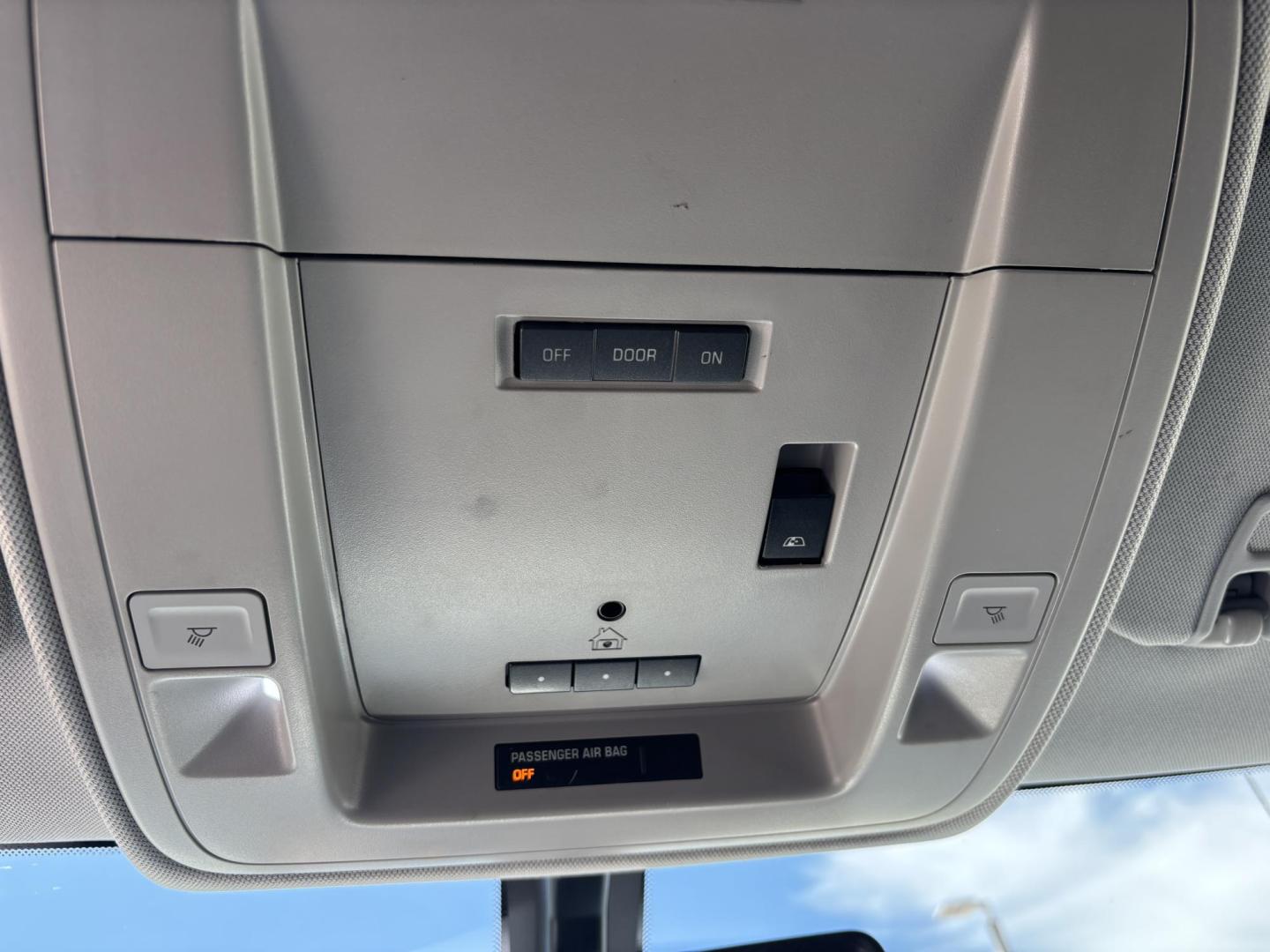 2015 GRAY /BLACK LEATHER GMC Sierra 1500 SLT Crew Cab 4WD (3GTU2VEC3FG) with an 5.3L V8 OHV 16V engine, 6-Speed Automatic transmission, located at 11170 Summerlin Square Dr., Fort Myers Beach, FL, 33931, (239) 999-7777, 26.493546, -81.941628 - Photo#29