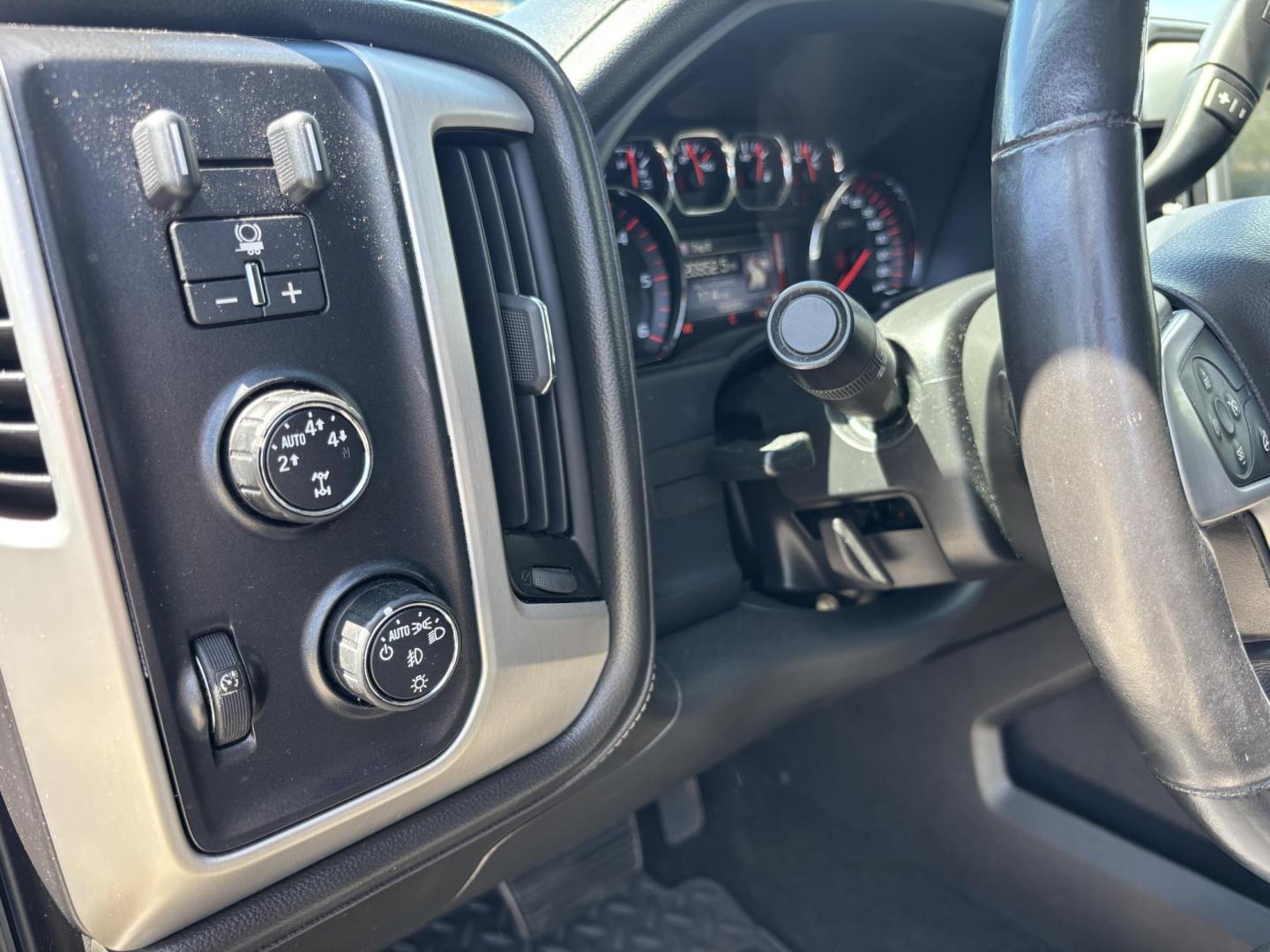 2015 GRAY /BLACK LEATHER GMC Sierra 1500 SLT Crew Cab 4WD (3GTU2VEC3FG) with an 5.3L V8 OHV 16V engine, 6-Speed Automatic transmission, located at 11170 Summerlin Square Dr., Fort Myers Beach, FL, 33931, (239) 999-7777, 26.493546, -81.941628 - Photo#21