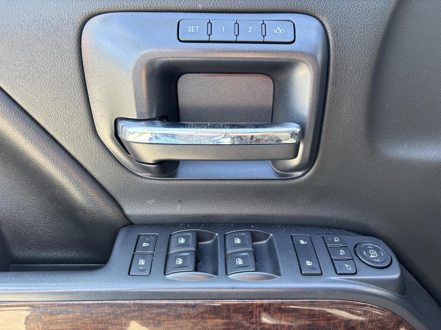 2015 GRAY /BLACK LEATHER GMC Sierra 1500 SLT Crew Cab 4WD (3GTU2VEC3FG) with an 5.3L V8 OHV 16V engine, 6-Speed Automatic transmission, located at 11170 Summerlin Square Dr., Fort Myers Beach, FL, 33931, (239) 999-7777, 26.493546, -81.941628 - Photo#34