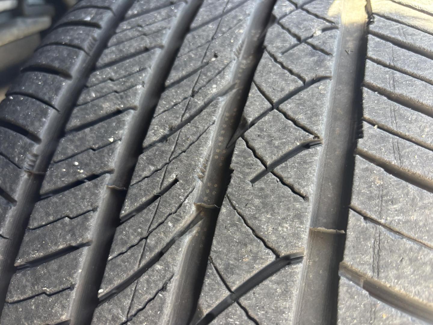 2015 GRAY /BLACK LEATHER GMC Sierra 1500 SLT Crew Cab 4WD (3GTU2VEC3FG) with an 5.3L V8 OHV 16V engine, 6-Speed Automatic transmission, located at 11170 Summerlin Square Dr., Fort Myers Beach, FL, 33931, (239) 999-7777, 26.493546, -81.941628 - Photo#40