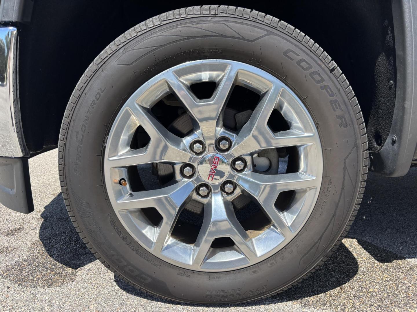 2015 GRAY /BLACK LEATHER GMC Sierra 1500 SLT Crew Cab 4WD (3GTU2VEC3FG) with an 5.3L V8 OHV 16V engine, 6-Speed Automatic transmission, located at 11170 Summerlin Square Dr., Fort Myers Beach, FL, 33931, (239) 999-7777, 26.493546, -81.941628 - Photo#44