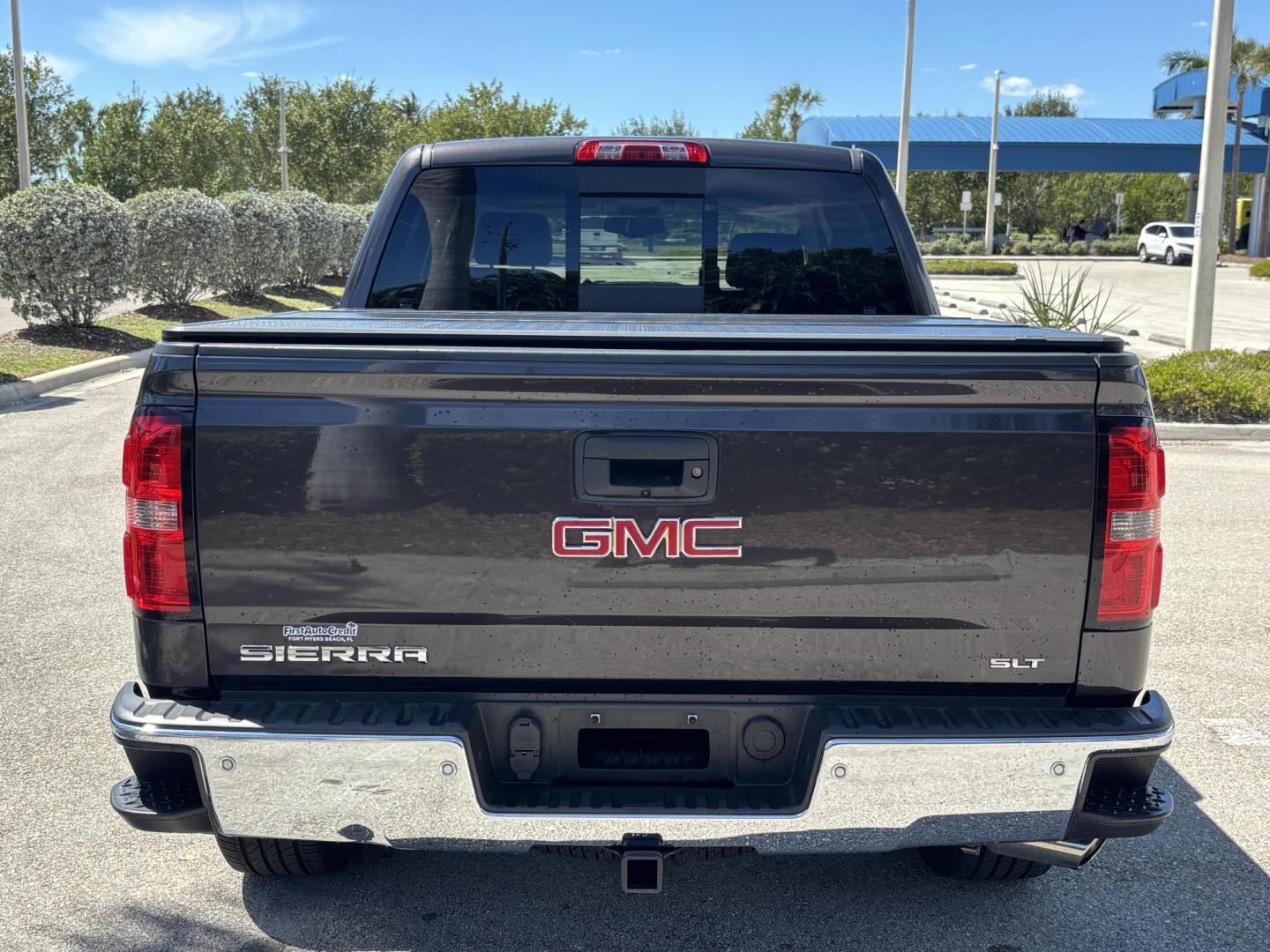 2015 GRAY /BLACK LEATHER GMC Sierra 1500 SLT Crew Cab 4WD (3GTU2VEC3FG) with an 5.3L V8 OHV 16V engine, 6-Speed Automatic transmission, located at 11170 Summerlin Square Dr., Fort Myers Beach, FL, 33931, (239) 999-7777, 26.493546, -81.941628 - Photo#6