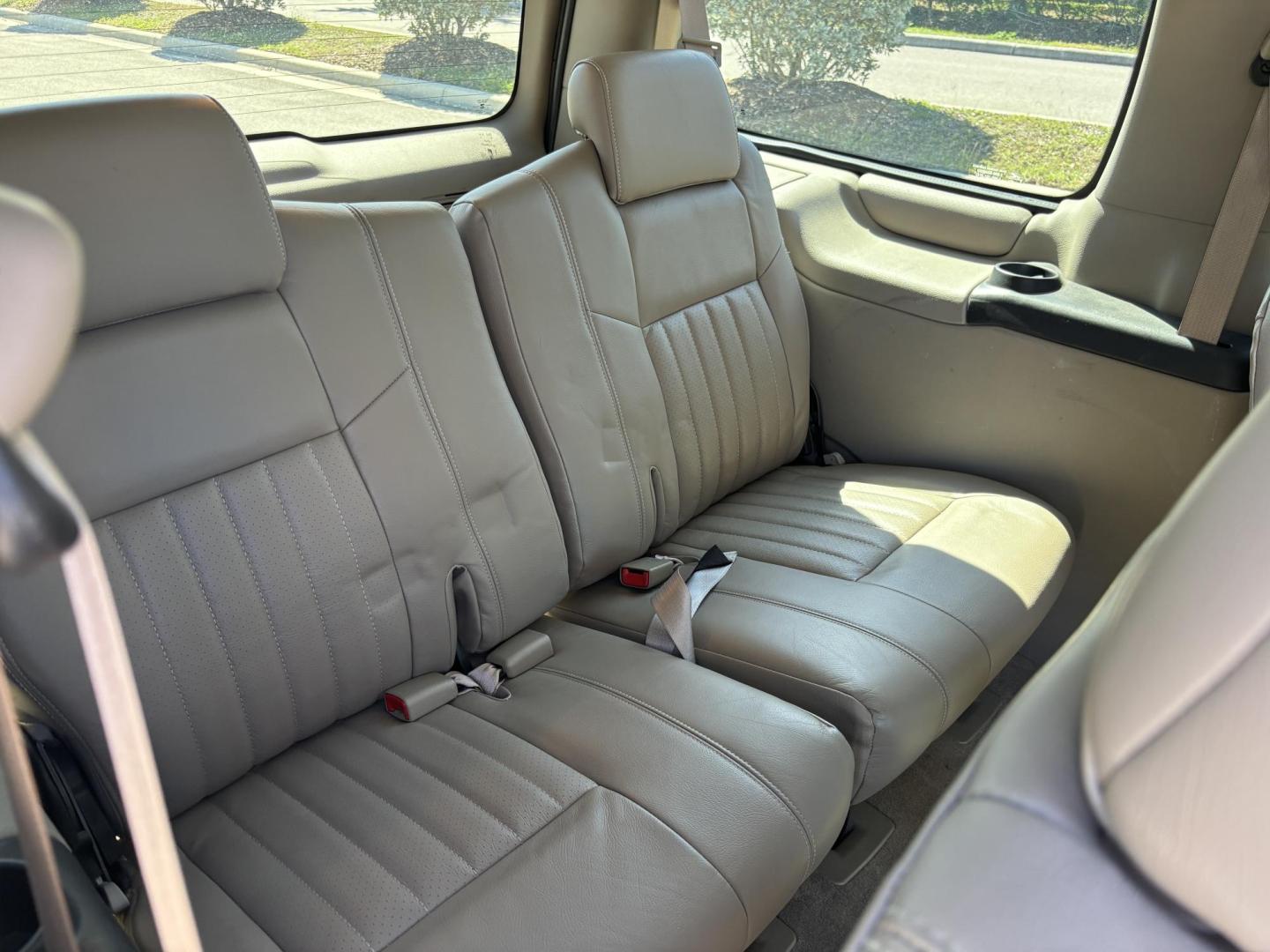 2002 BROWN /BEIGE LEATHER Pontiac Montana 1SA Extended (1GMDX13E42D) with an 3.4L V6 OHV 12V engine, 4-Speed Automatic Overdrive transmission, located at 11170 Summerlin Square Dr., Fort Myers Beach, FL, 33931, (239) 999-7777, 26.493546, -81.941628 - Photo#24