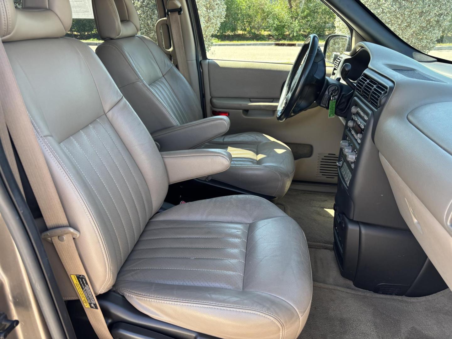 2002 BROWN /BEIGE LEATHER Pontiac Montana 1SA Extended (1GMDX13E42D) with an 3.4L V6 OHV 12V engine, 4-Speed Automatic Overdrive transmission, located at 11170 Summerlin Square Dr., Fort Myers Beach, FL, 33931, (239) 999-7777, 26.493546, -81.941628 - Photo#13