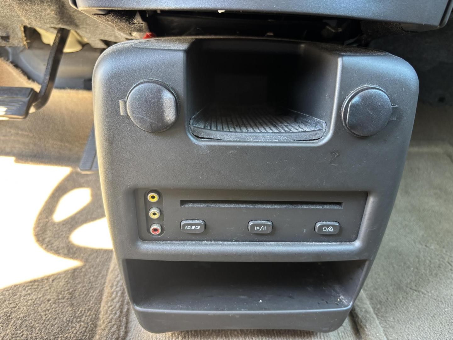 2002 BROWN /BEIGE LEATHER Pontiac Montana 1SA Extended (1GMDX13E42D) with an 3.4L V6 OHV 12V engine, 4-Speed Automatic Overdrive transmission, located at 11170 Summerlin Square Dr., Fort Myers Beach, FL, 33931, (239) 999-7777, 26.493546, -81.941628 - Photo#30