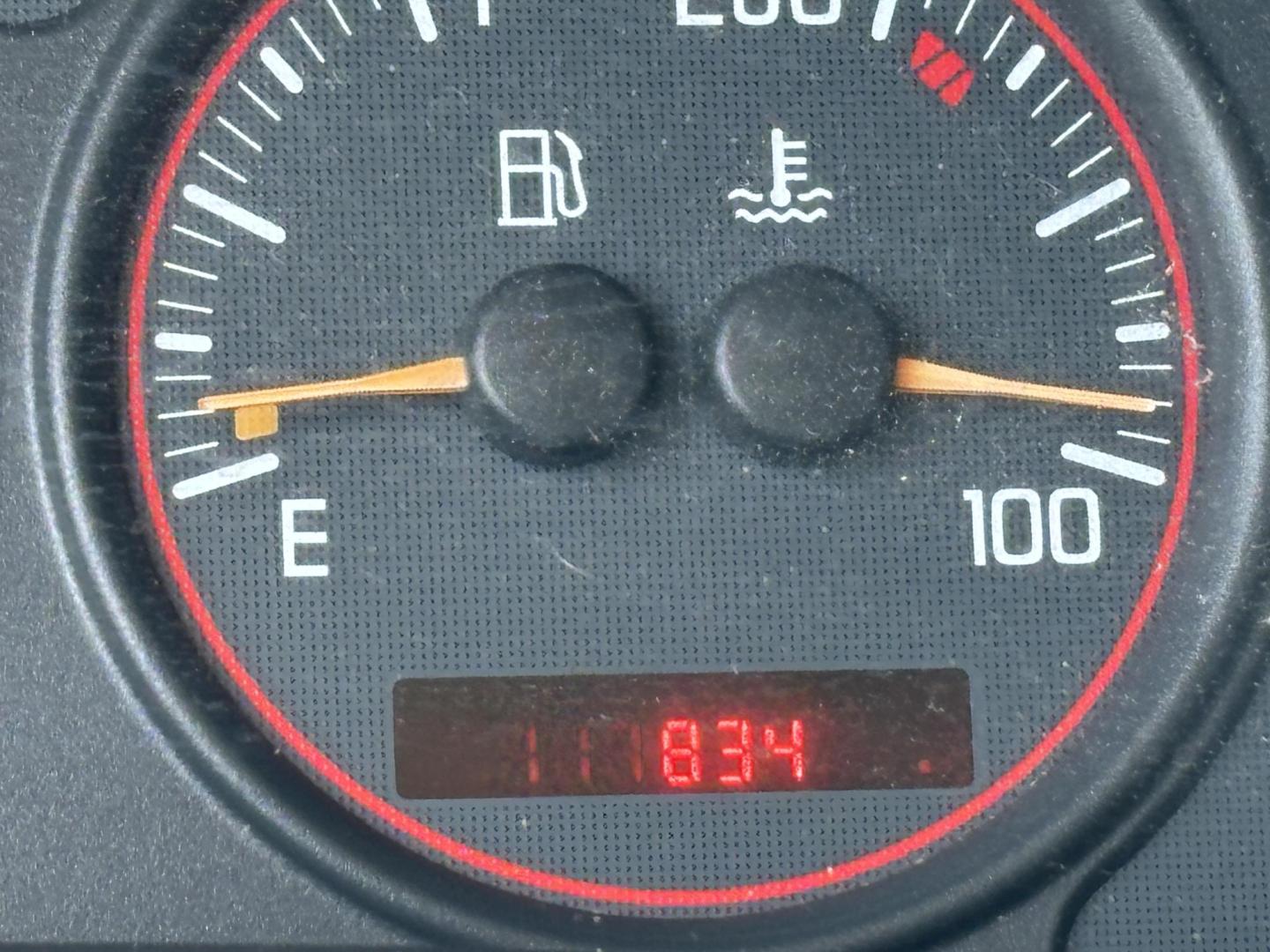 2002 BROWN /BEIGE LEATHER Pontiac Montana 1SA Extended (1GMDX13E42D) with an 3.4L V6 OHV 12V engine, 4-Speed Automatic Overdrive transmission, located at 11170 Summerlin Square Dr., Fort Myers Beach, FL, 33931, (239) 999-7777, 26.493546, -81.941628 - Photo#27